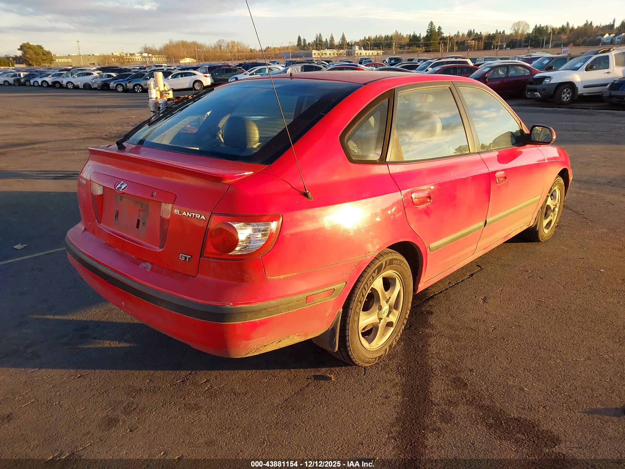 HYUNDAI ELANTRA image 4