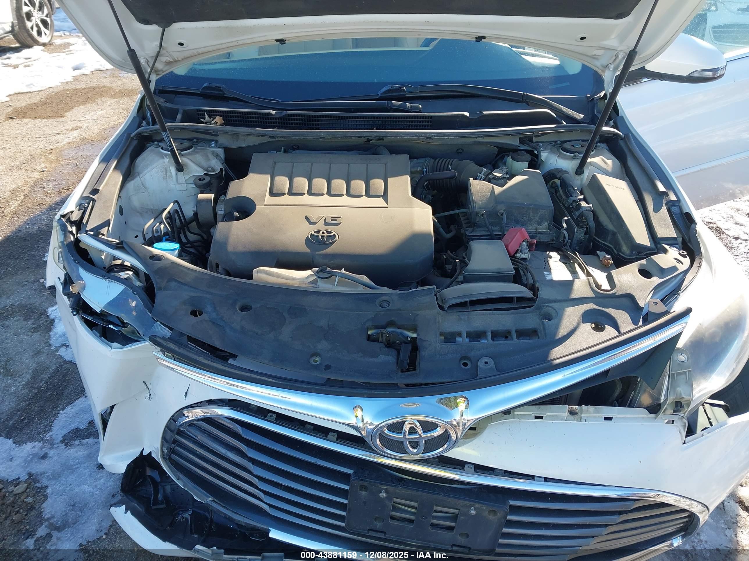 TOYOTA AVALON image 10