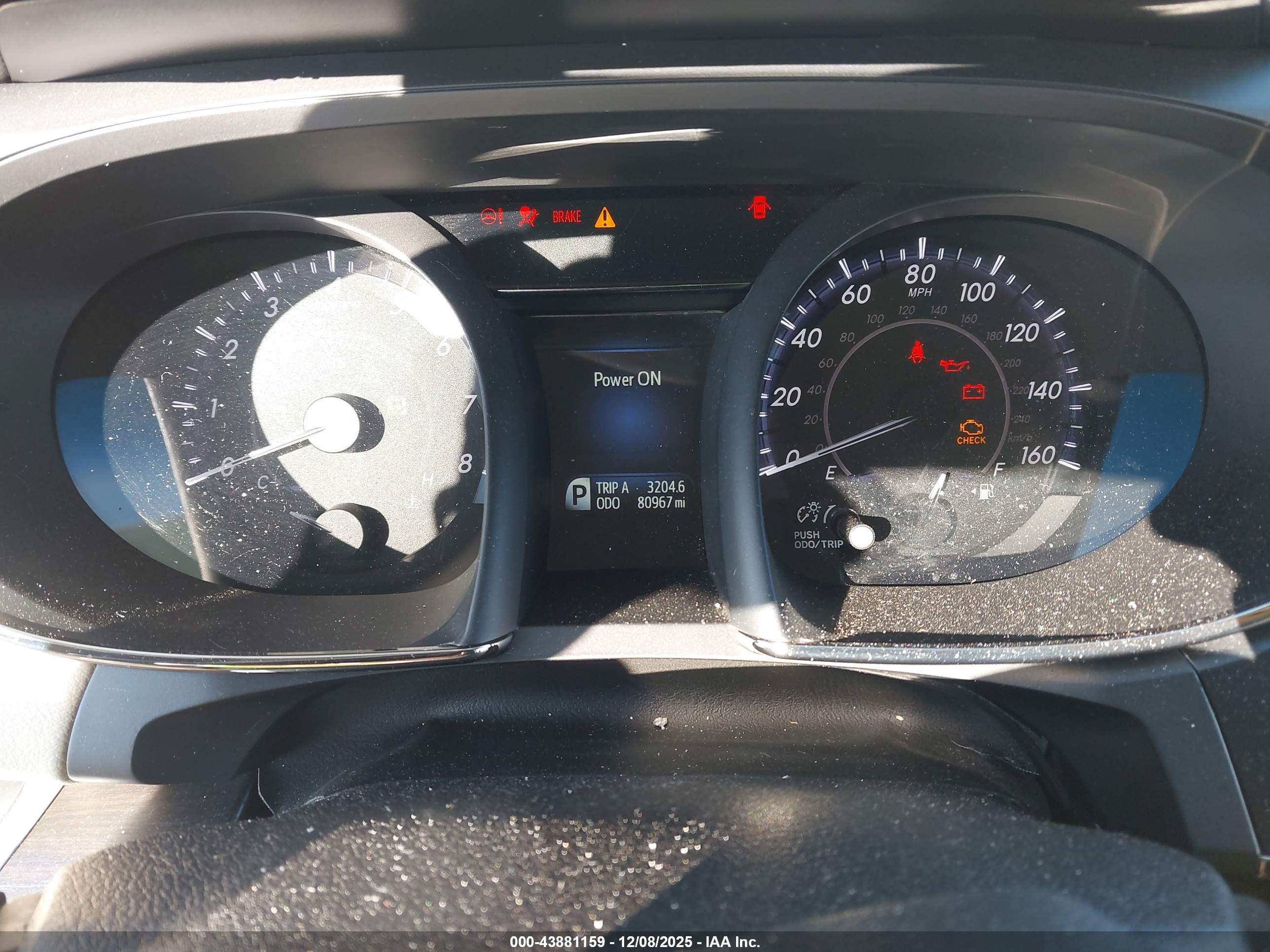 TOYOTA AVALON image 7