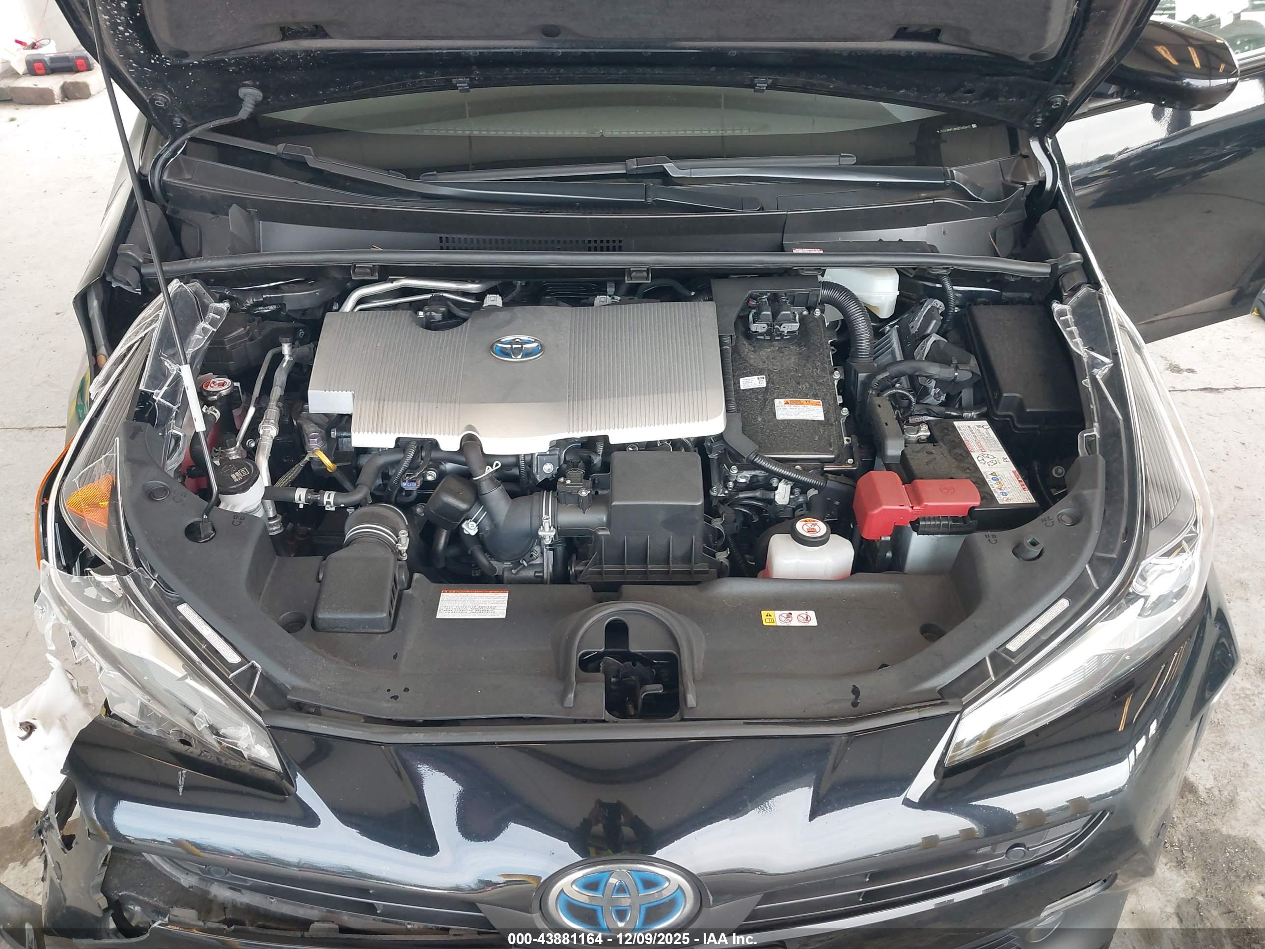 TOYOTA PRIUS image 10