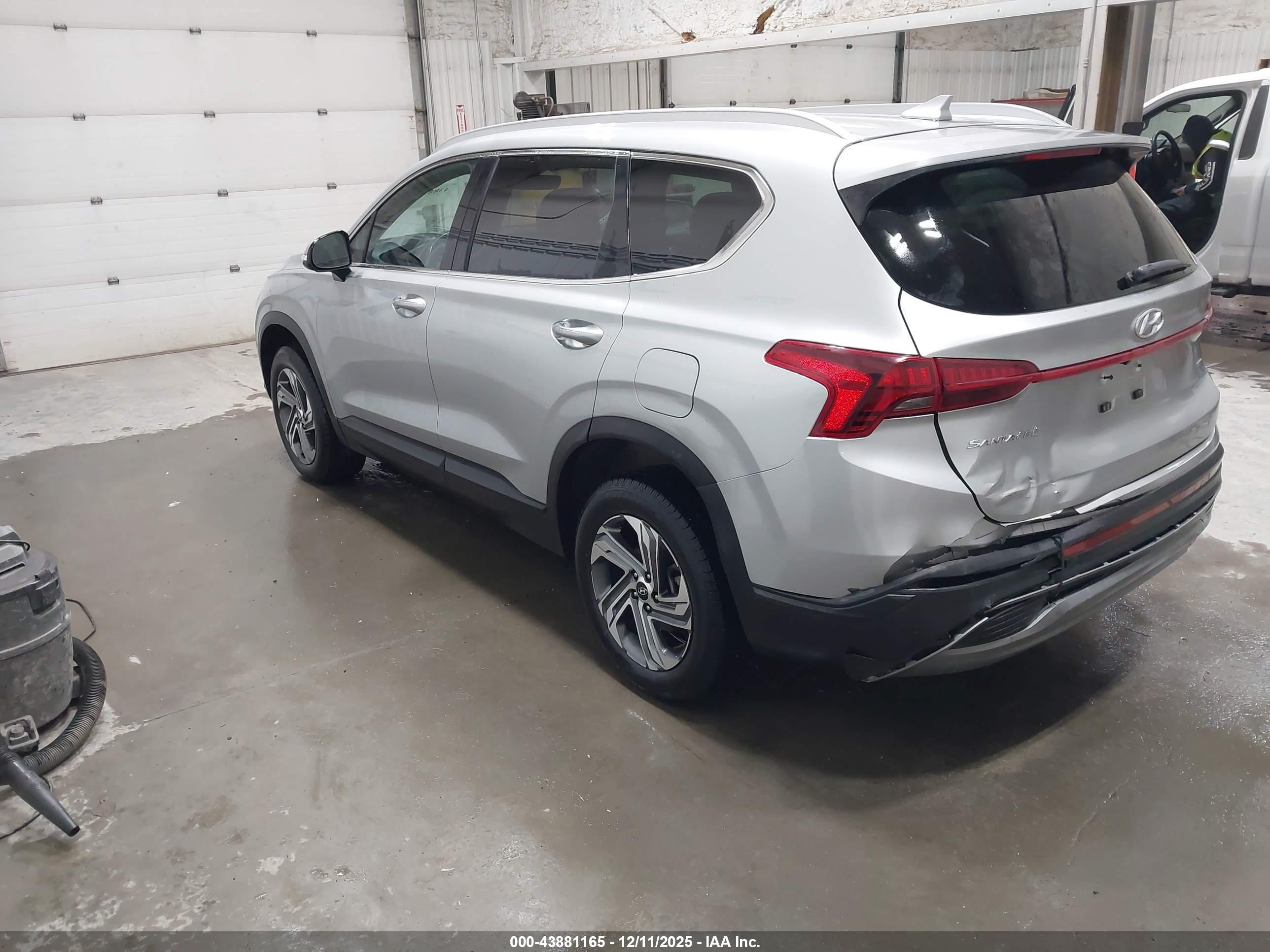 HYUNDAI SANTA image 3