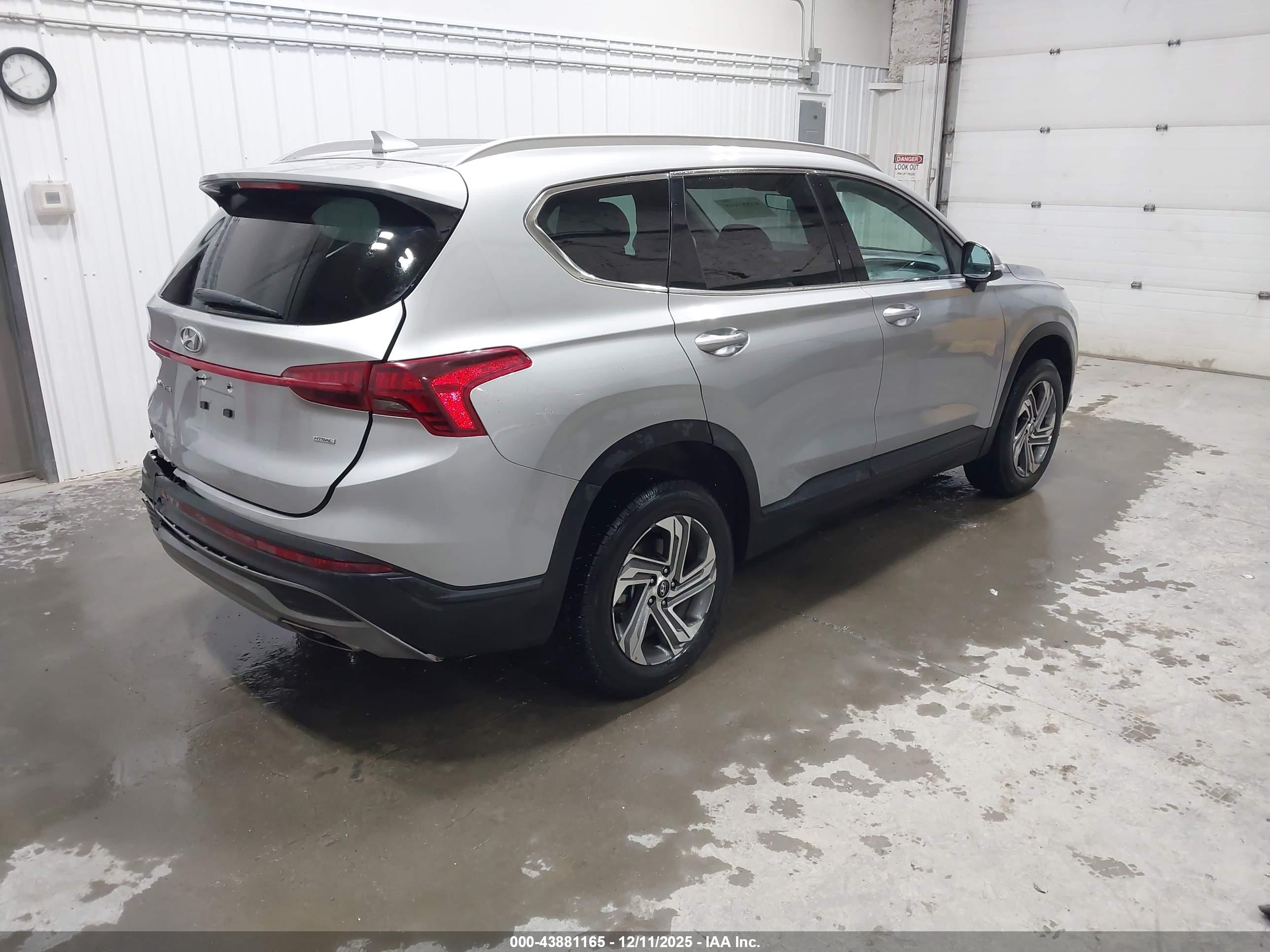 HYUNDAI SANTA image 4