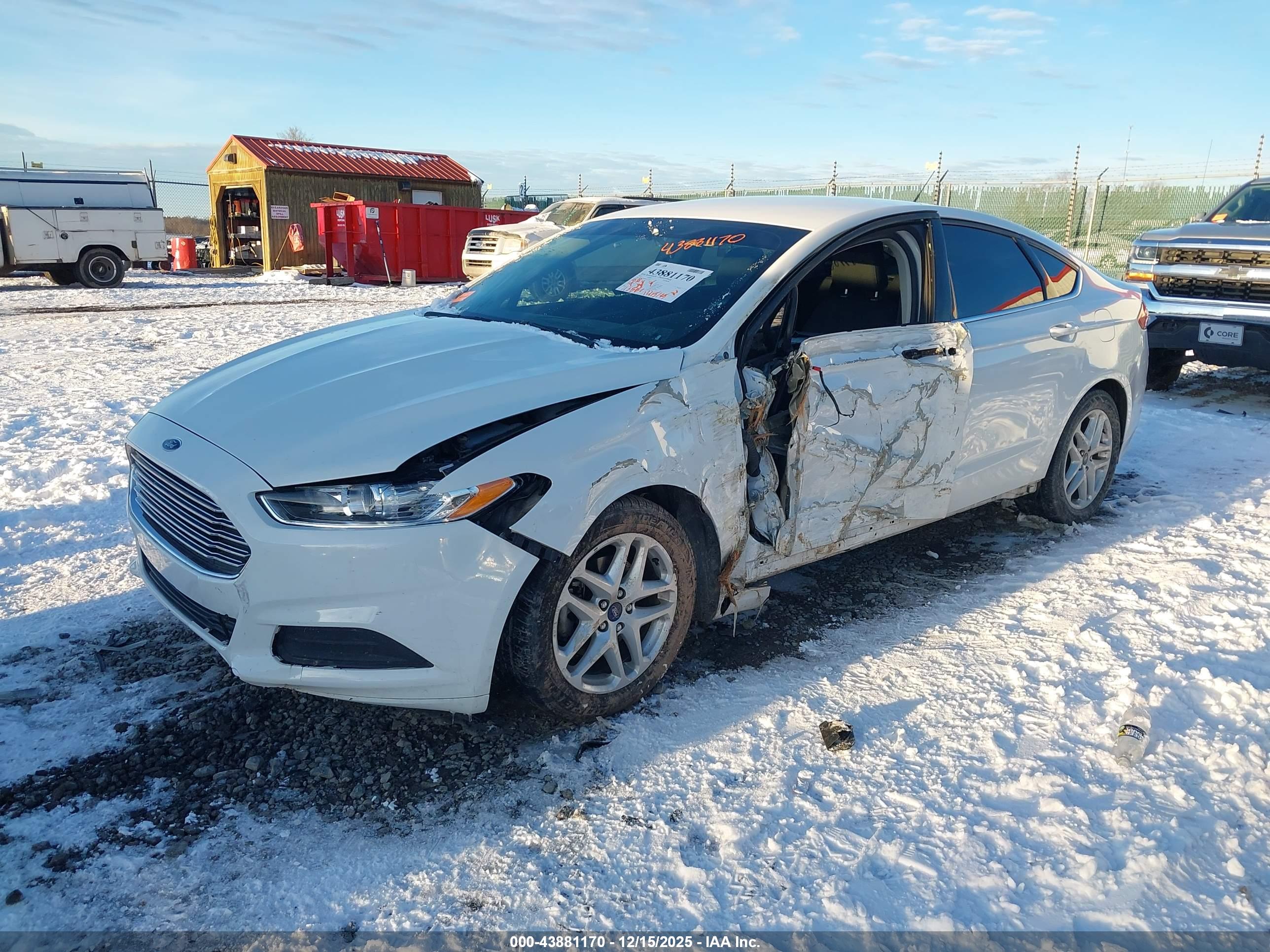 FORD FUSION image 2