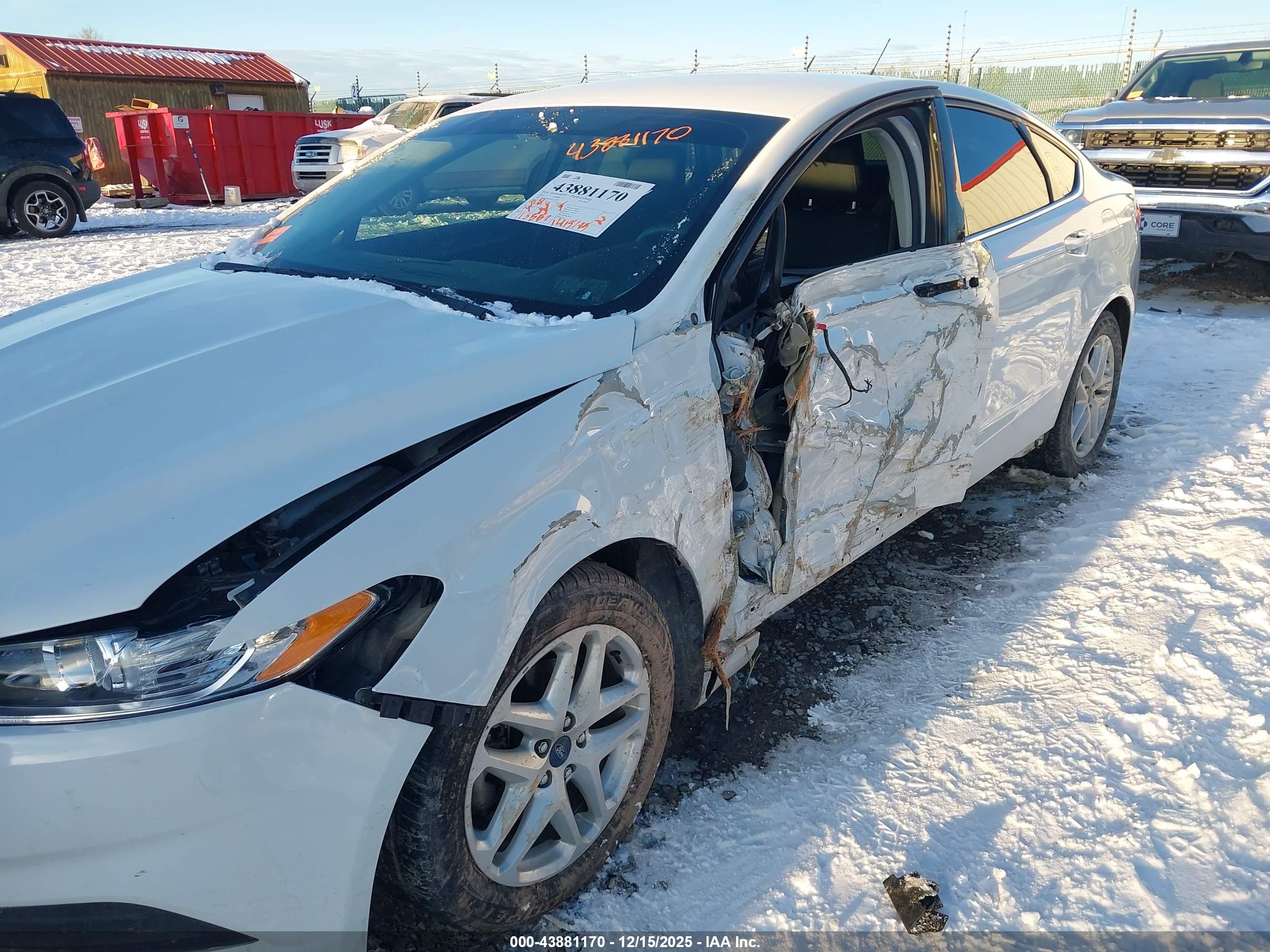 FORD FUSION image 6