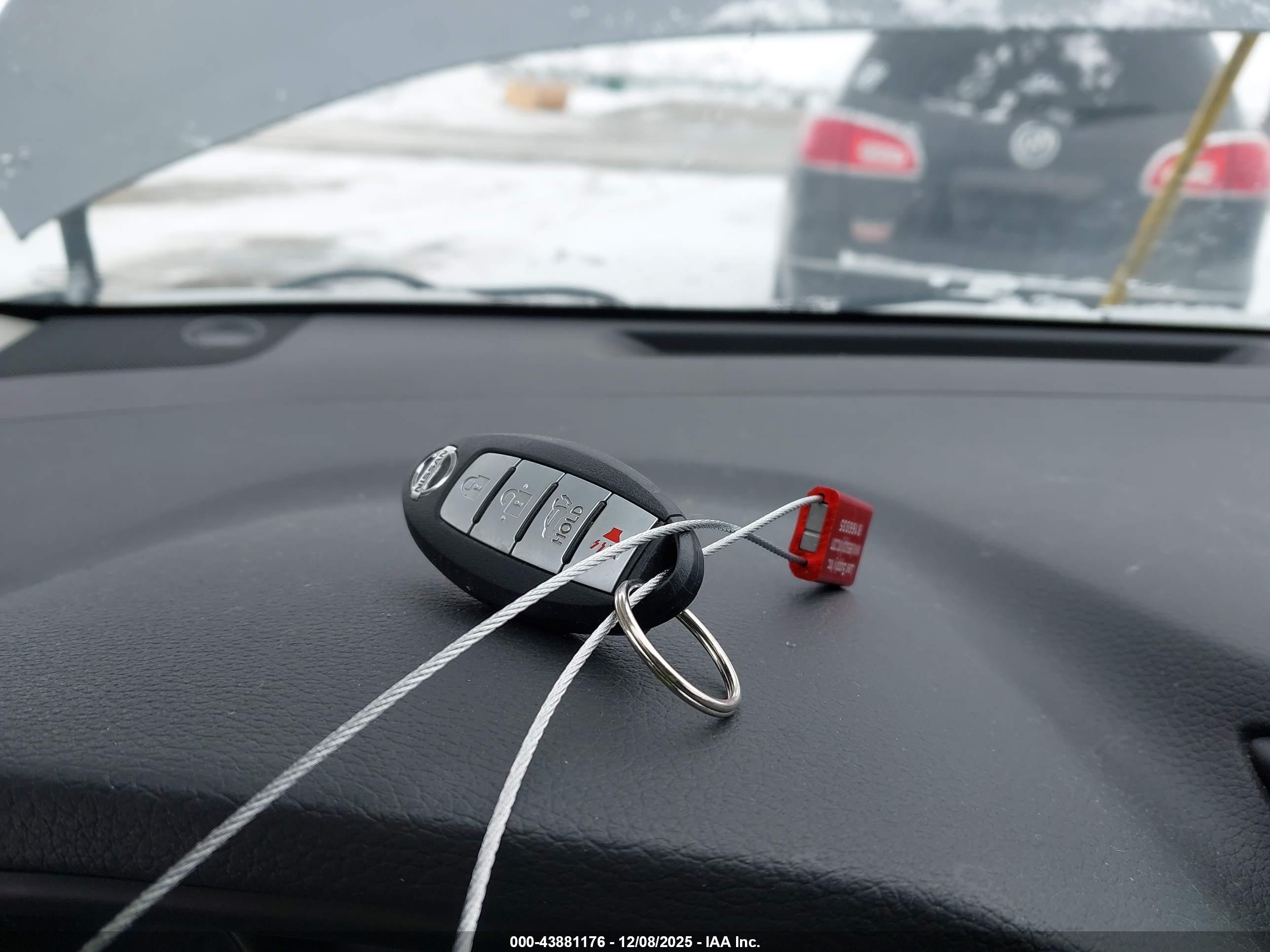 NISSAN ROGUE image 11