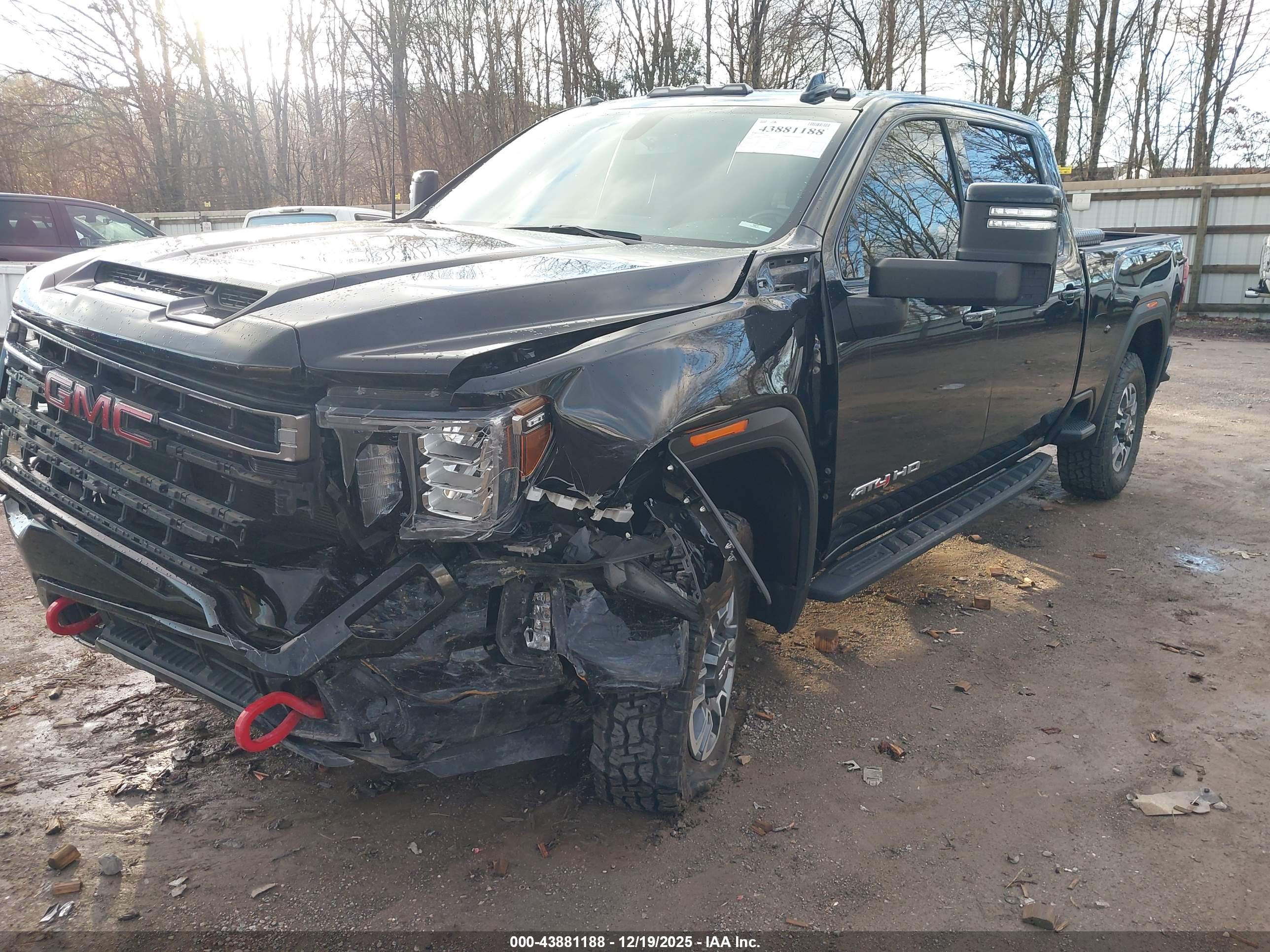 GMC SIERRA image 2