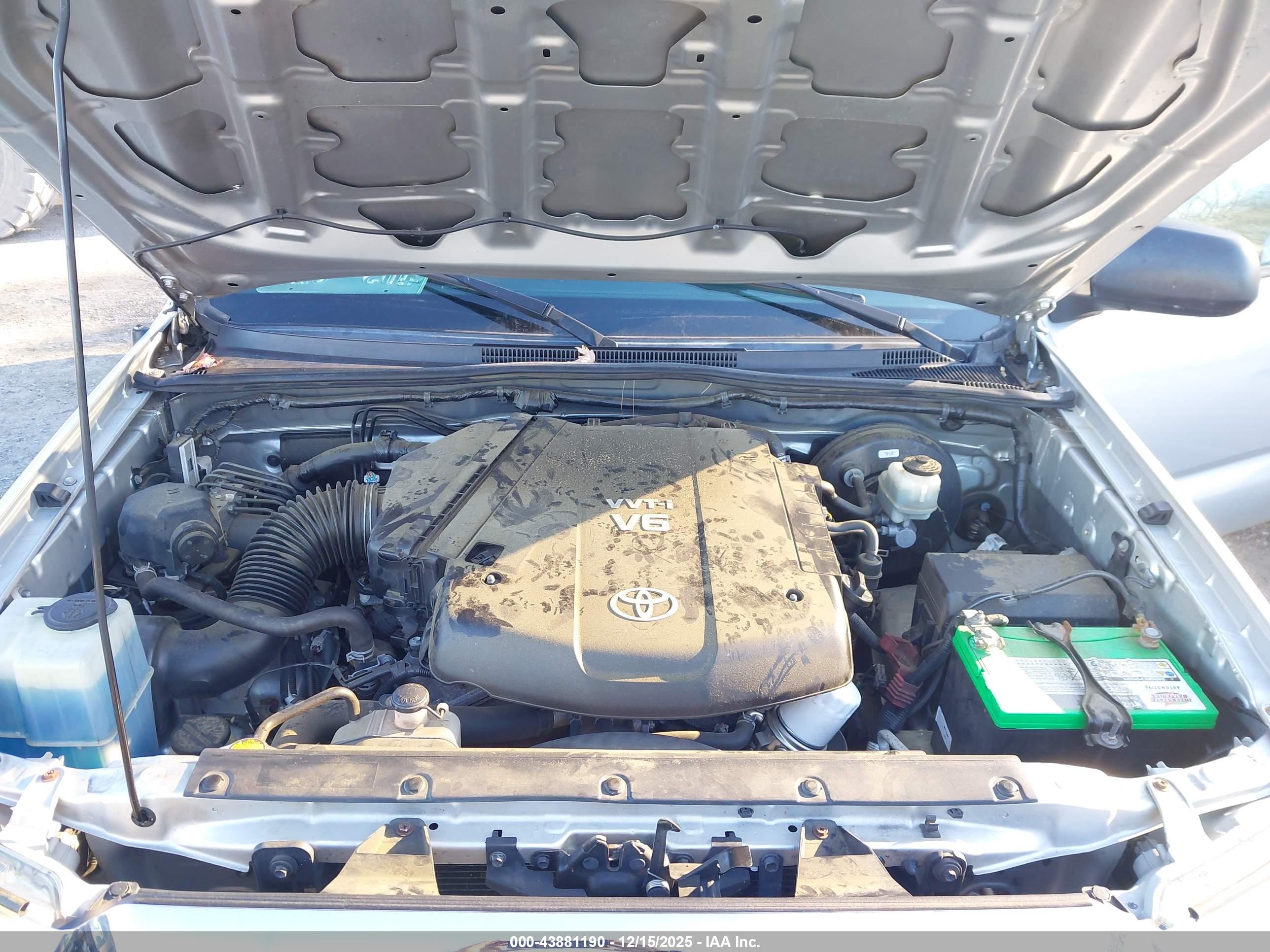 TOYOTA TACOMA image 10