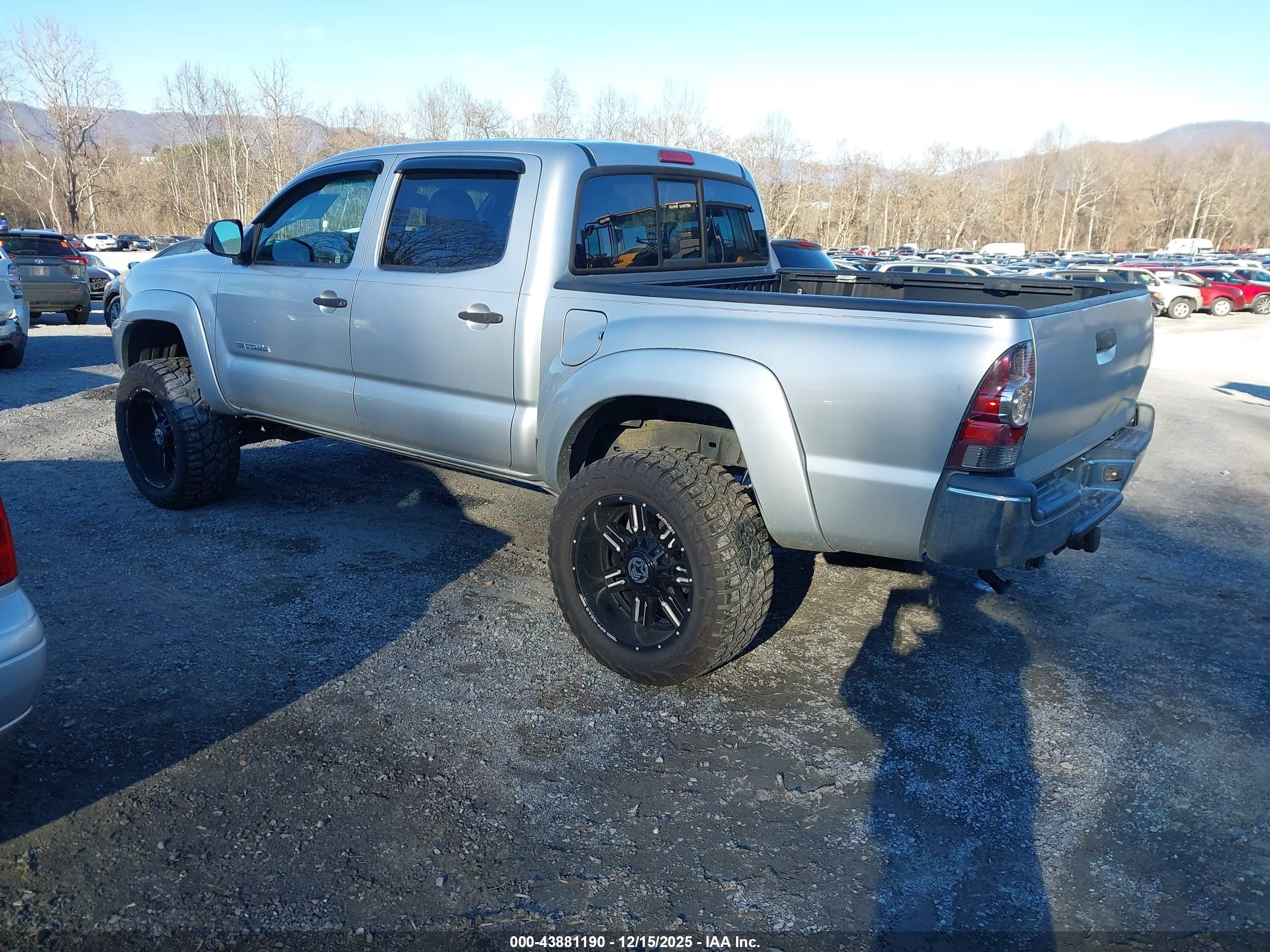 TOYOTA TACOMA image 3