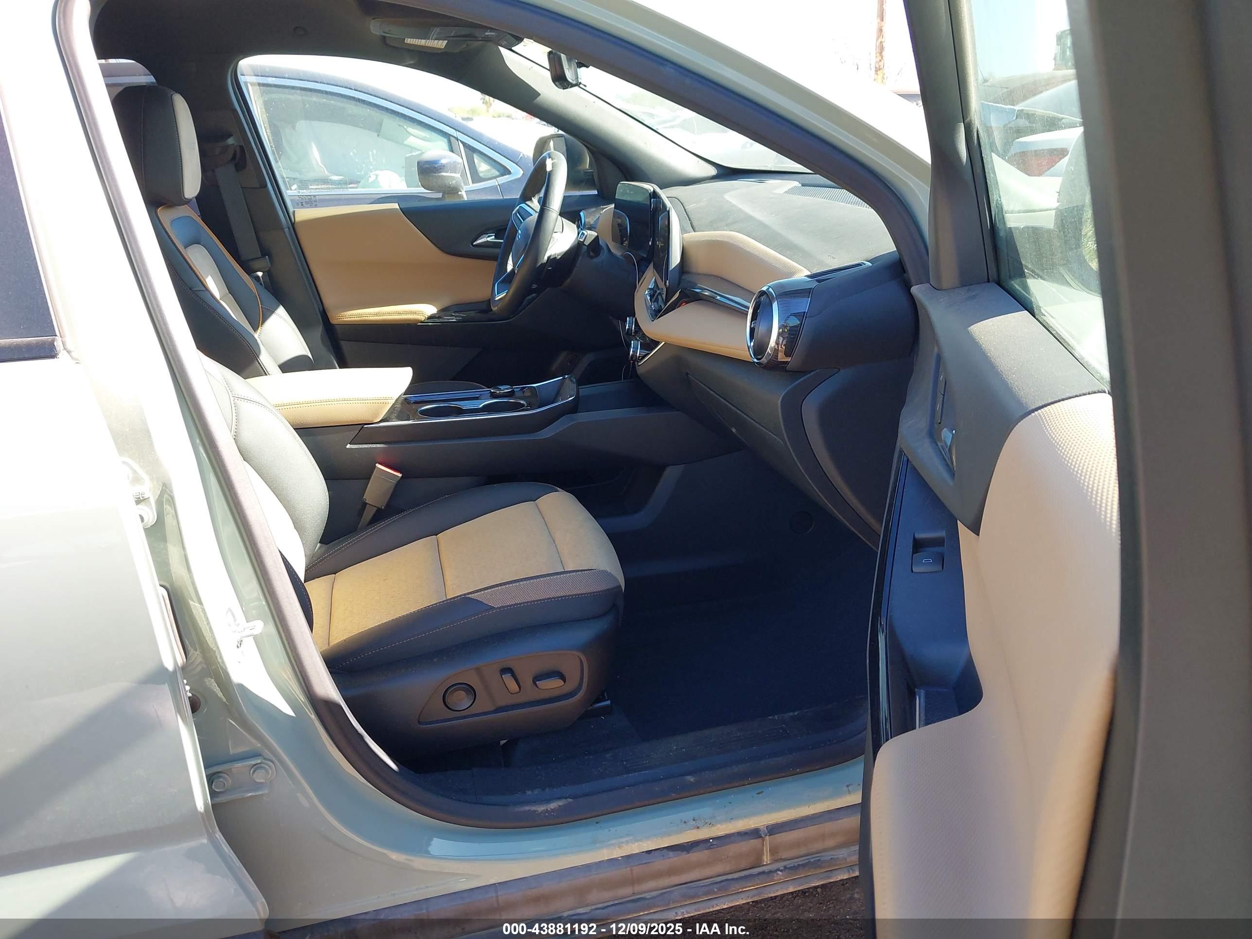 CHEVROLET EQUINOX image 5