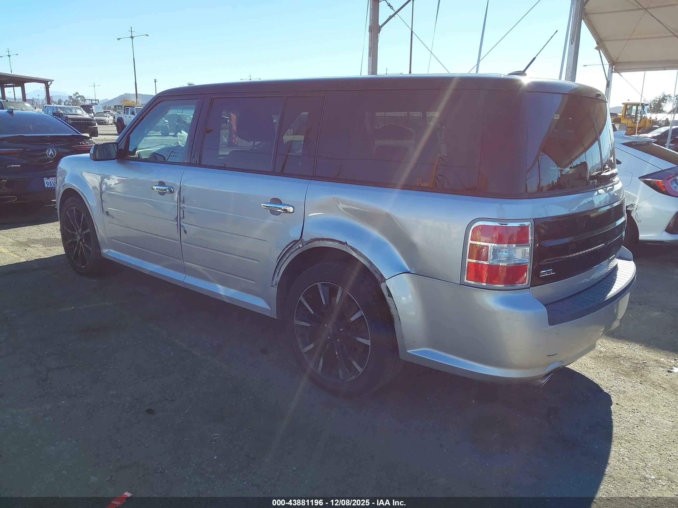 FORD FLEX image 3
