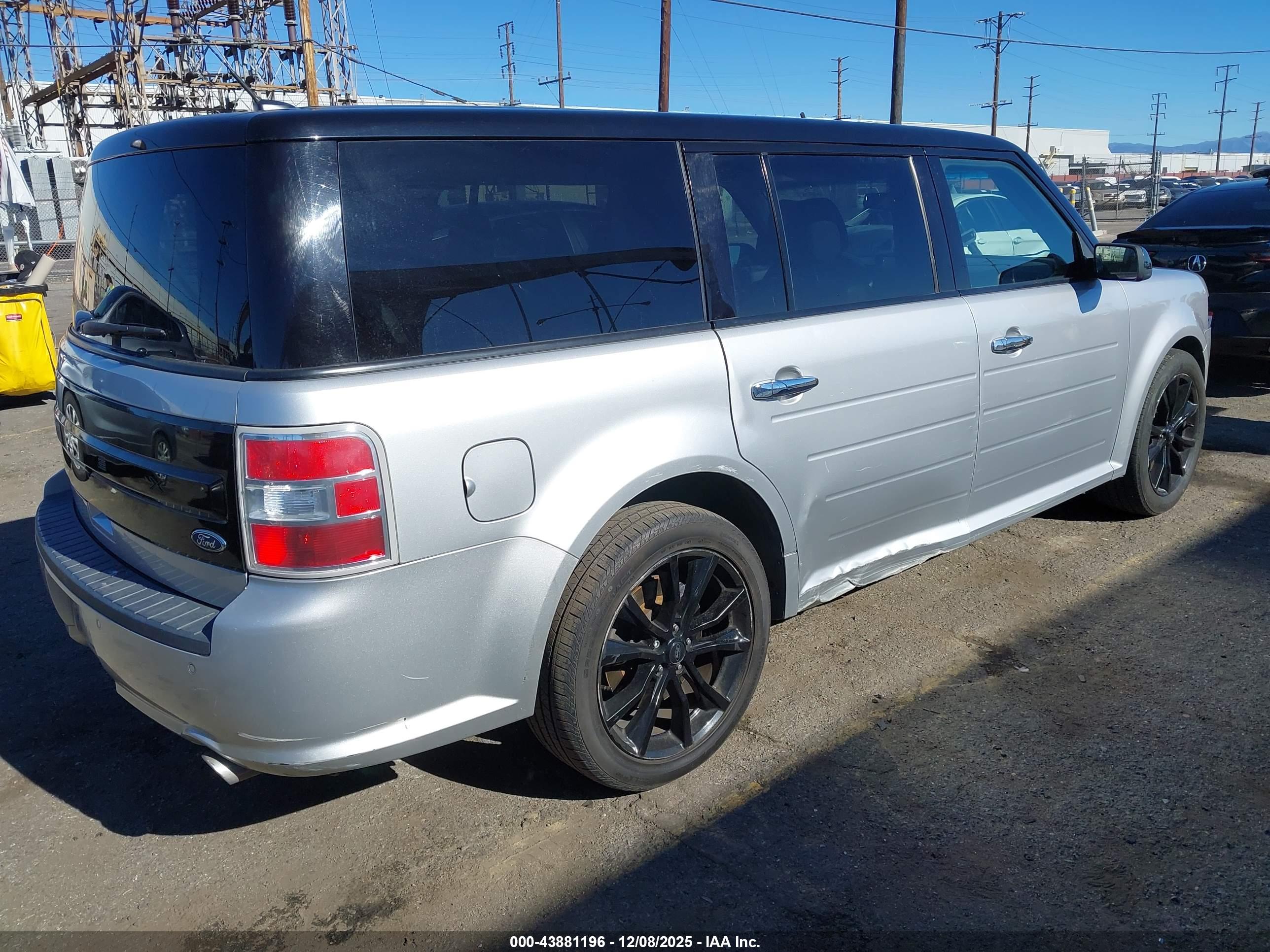 FORD FLEX image 4