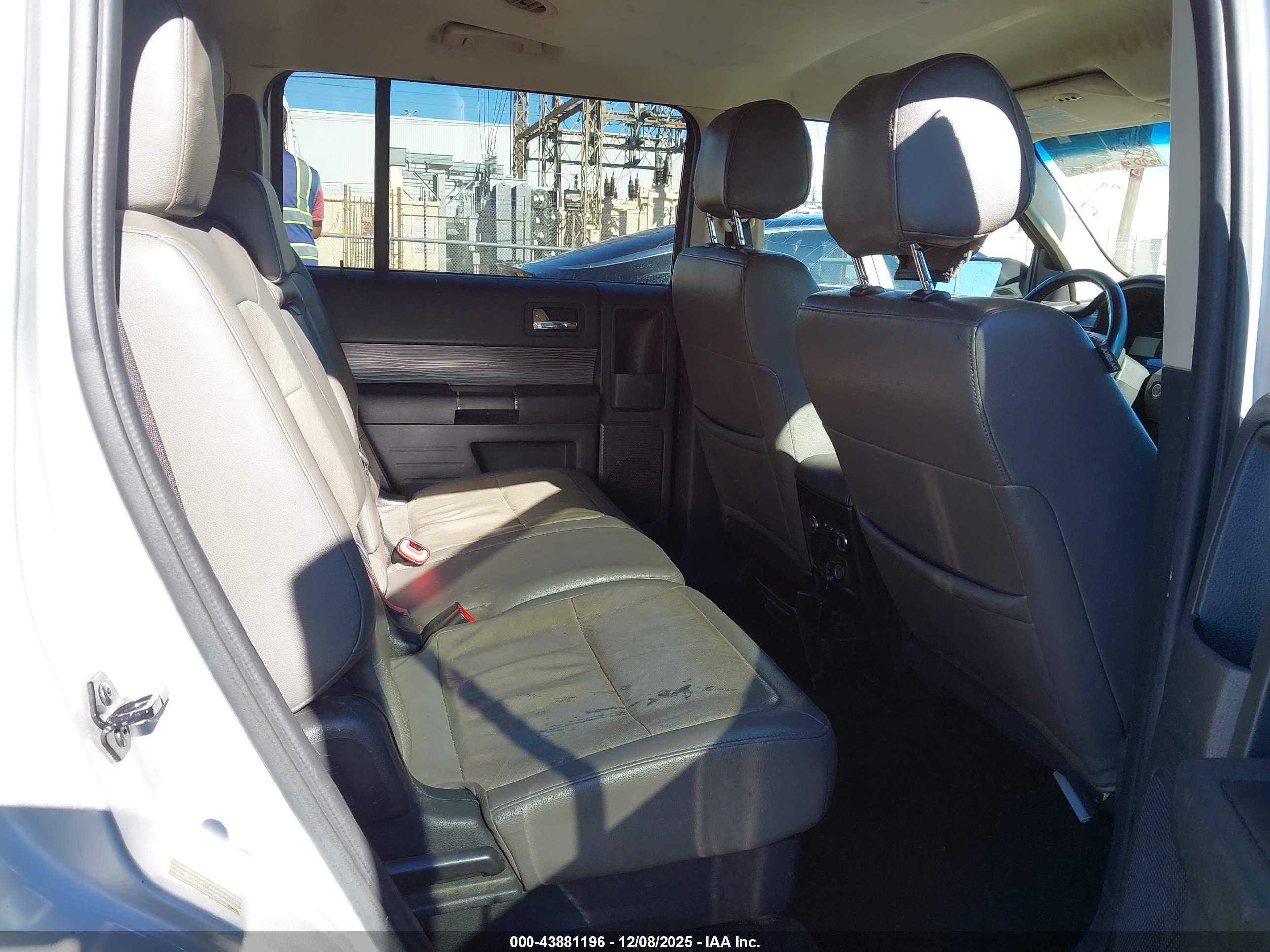 FORD FLEX image 8