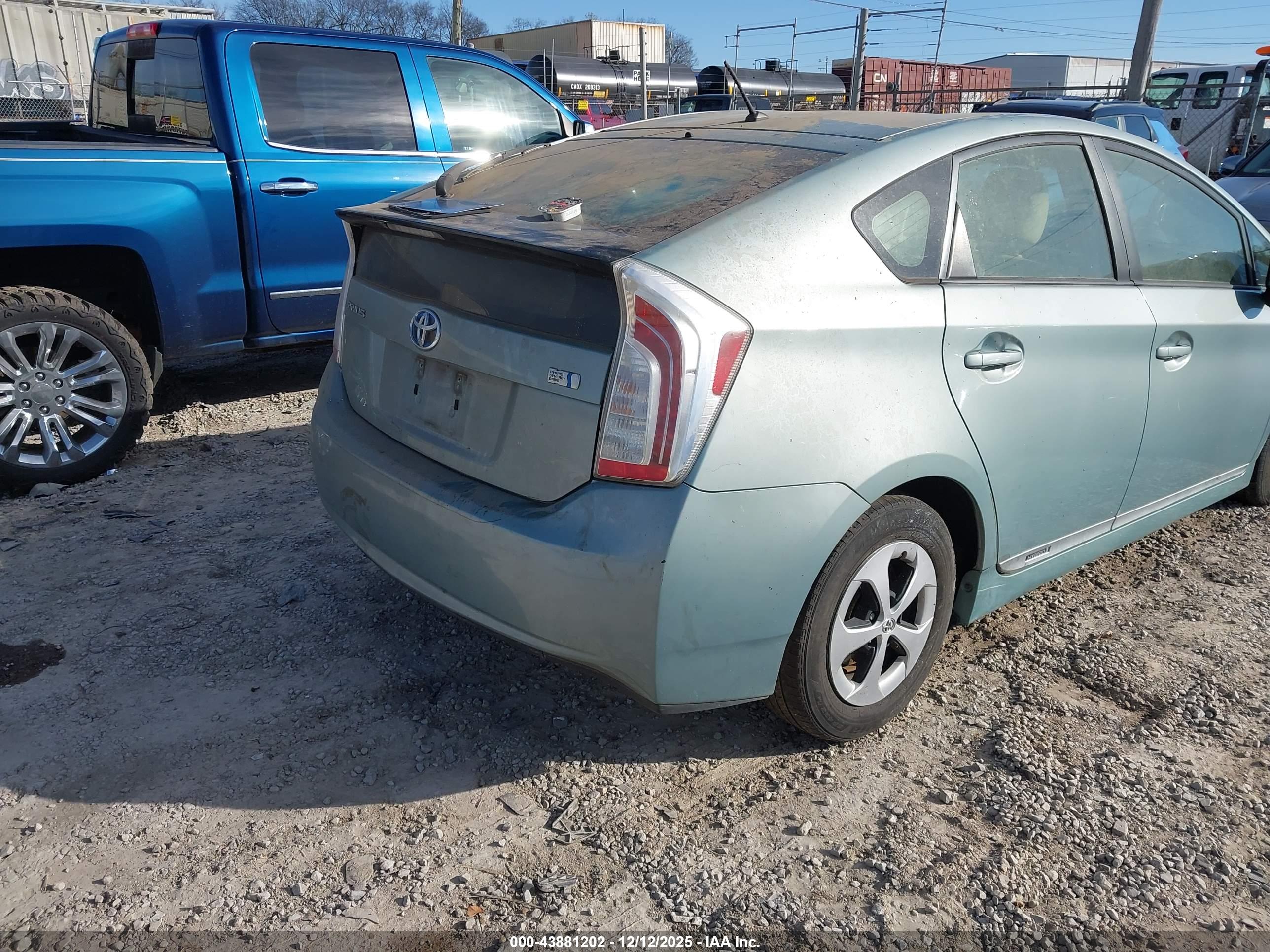 TOYOTA PRIUS image 4