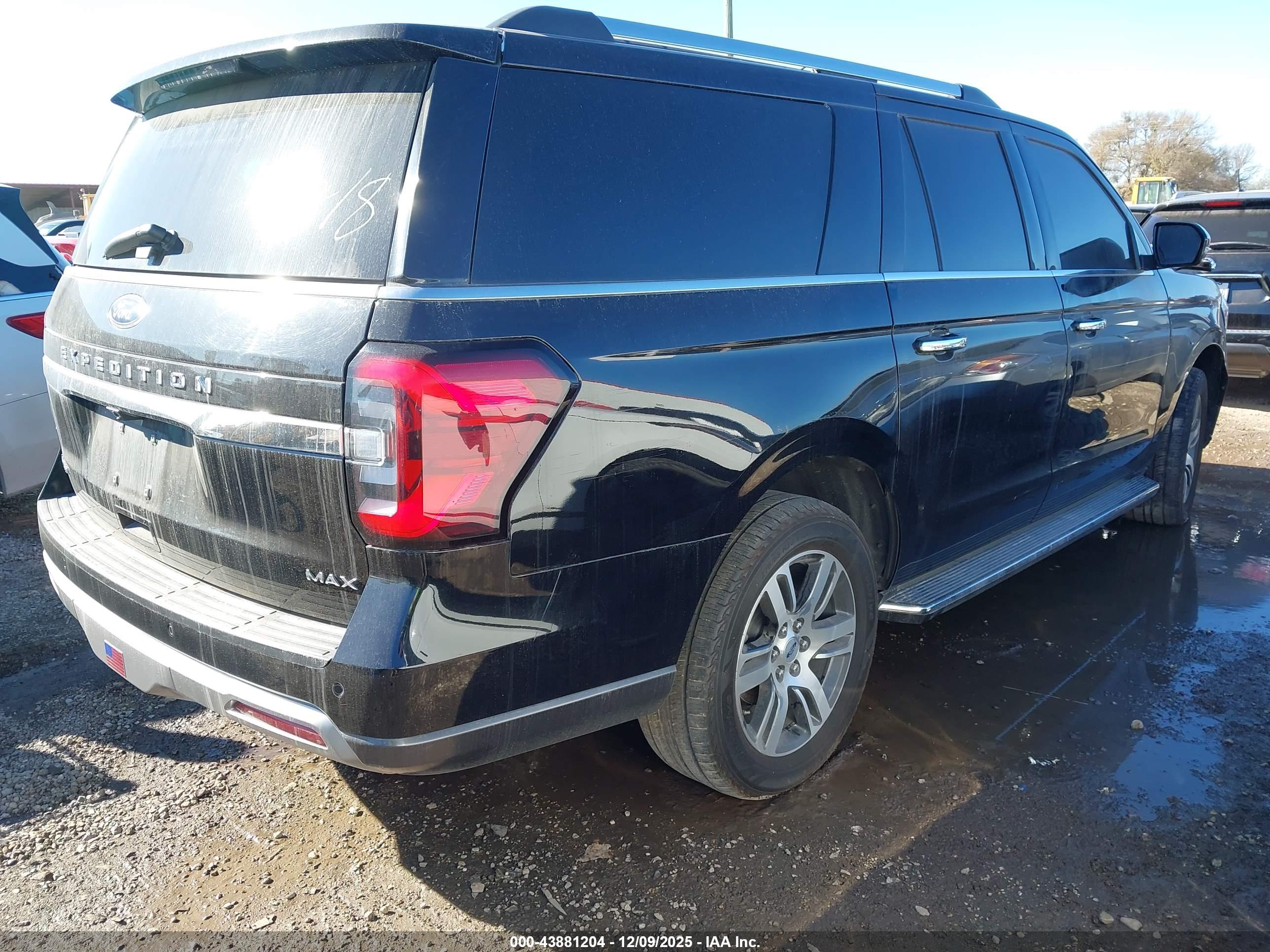 FORD EXPEDITION image 4