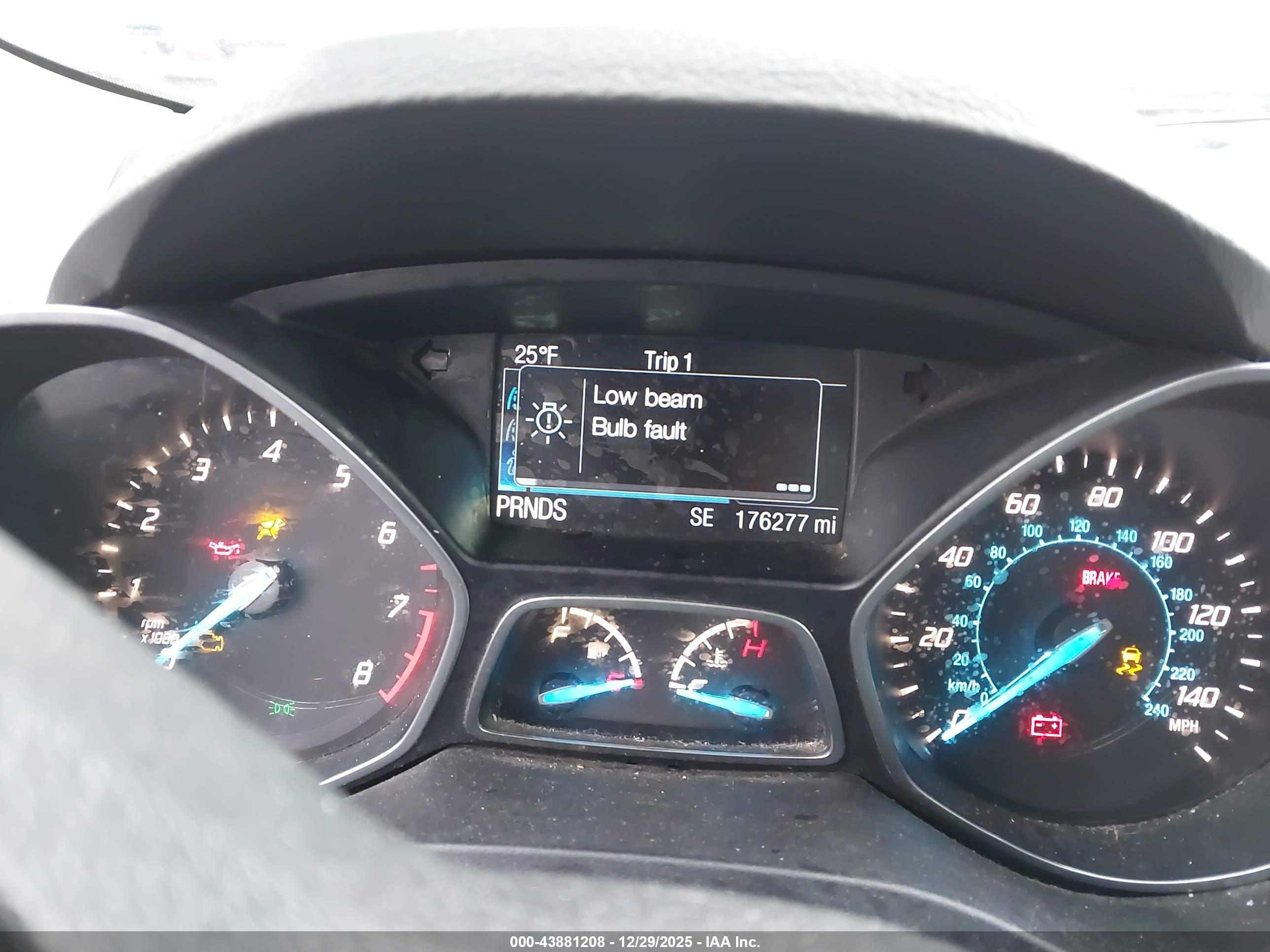 FORD ESCAPE image 7