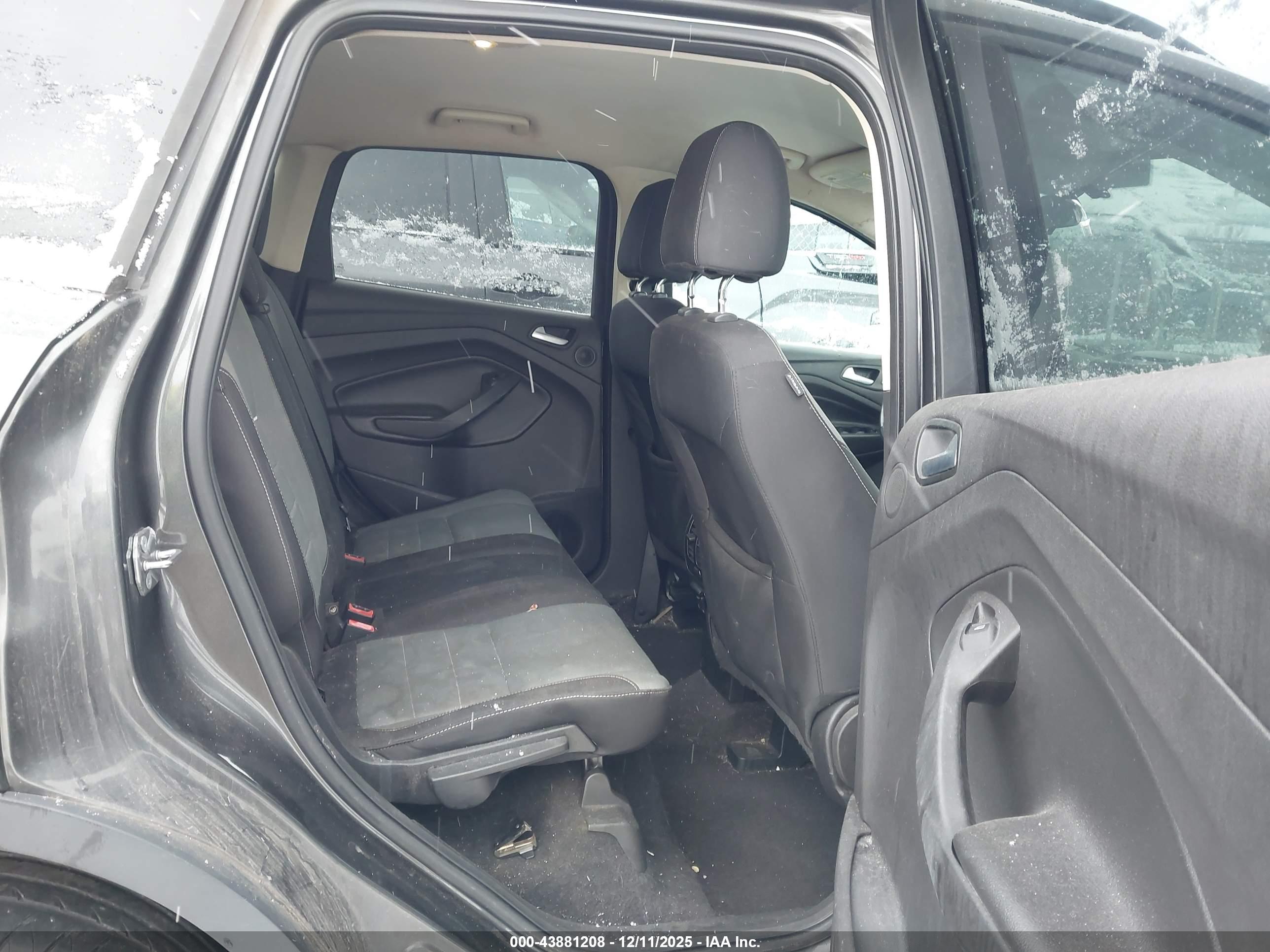 FORD ESCAPE image 8