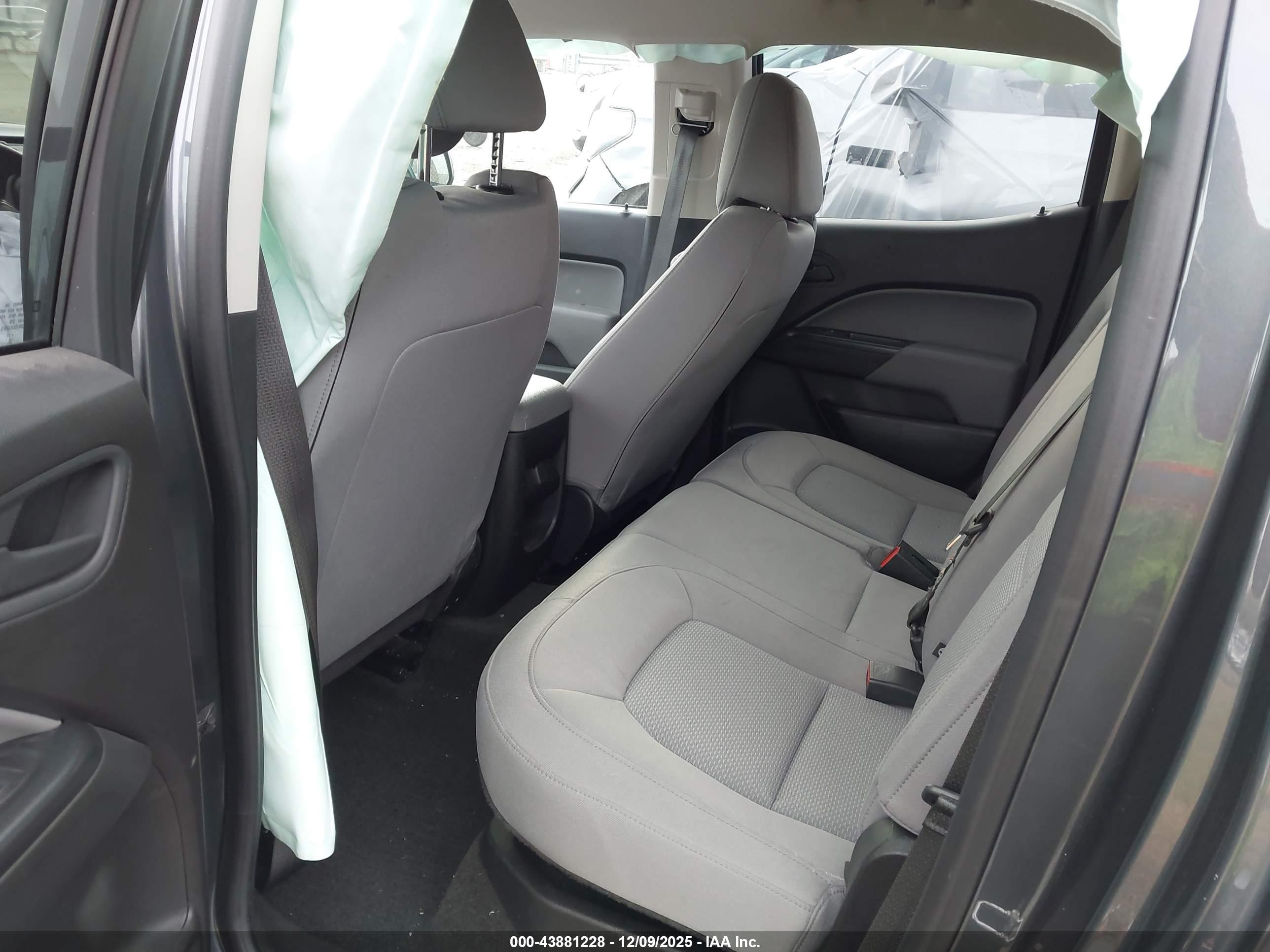 CHEVROLET COLORADO image 8