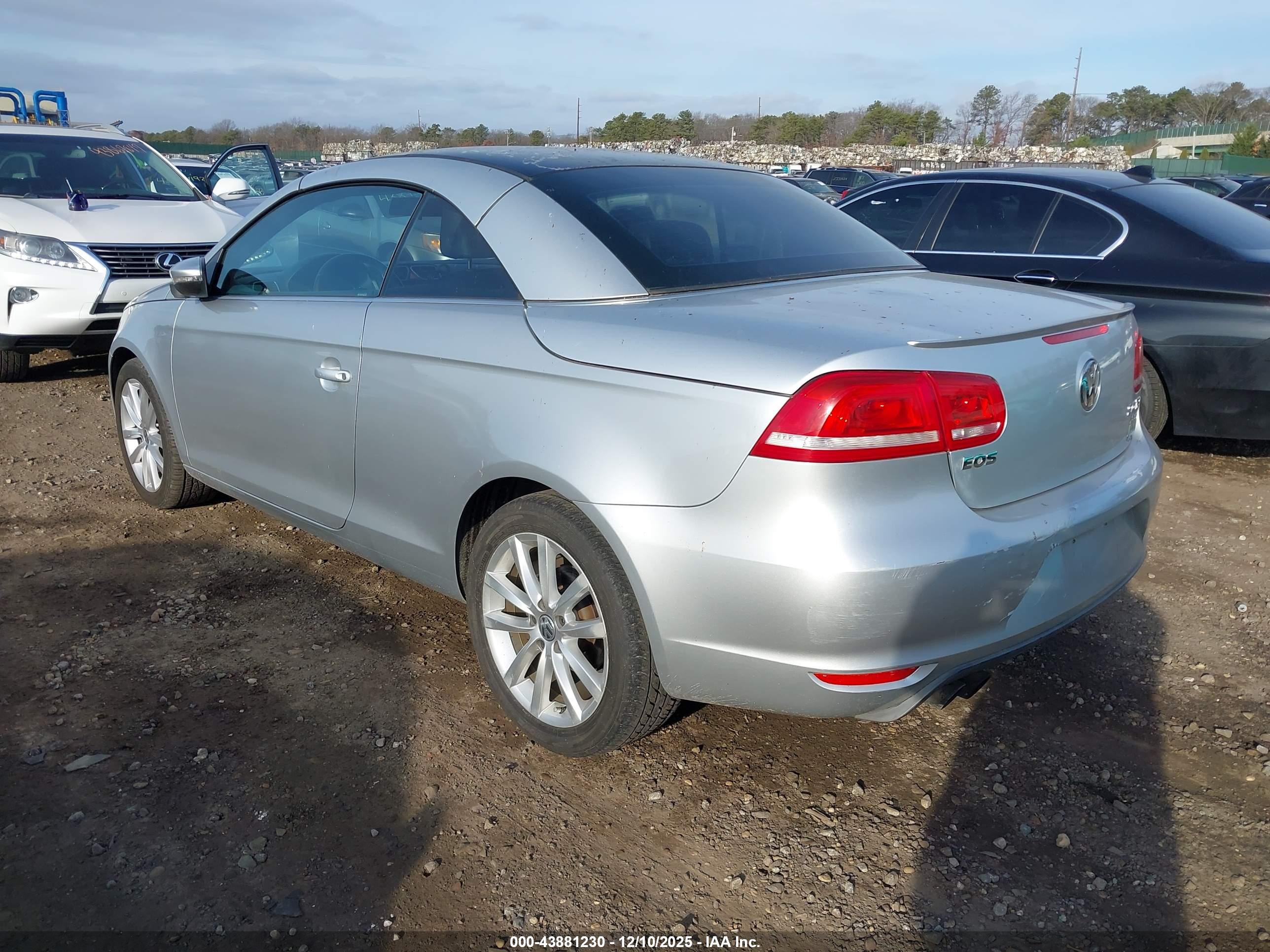VOLKSWAGEN EOS image 3