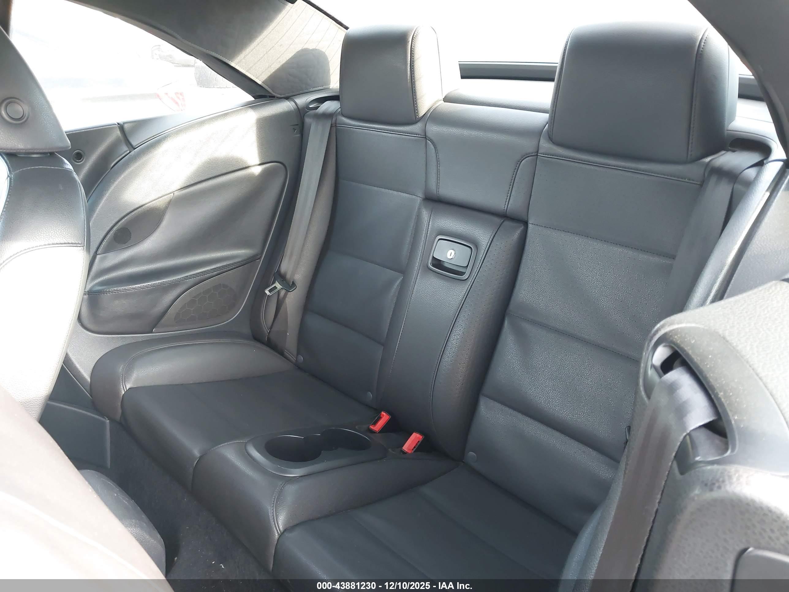 VOLKSWAGEN EOS image 8