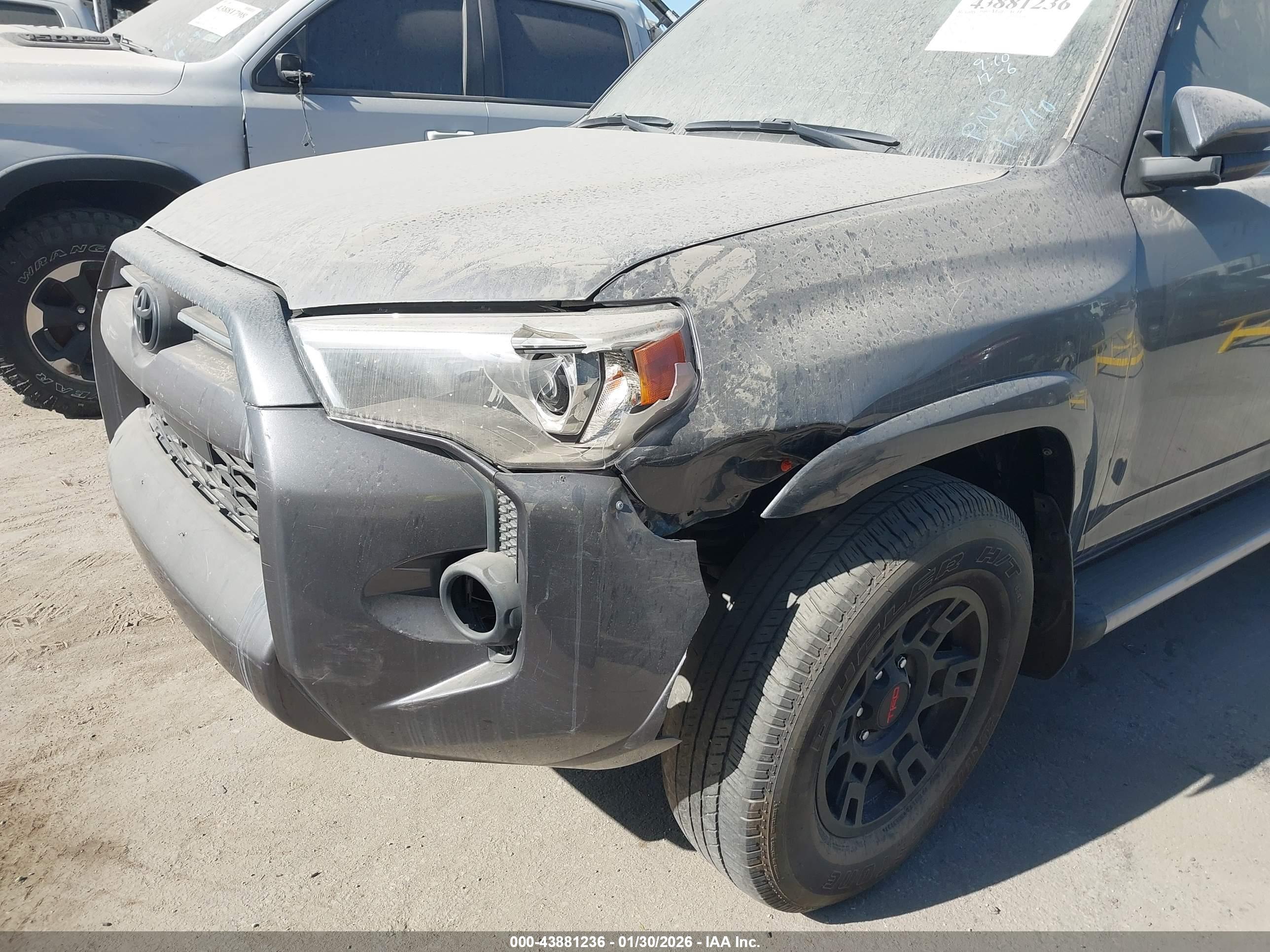 TOYOTA 4RUNNER image 6