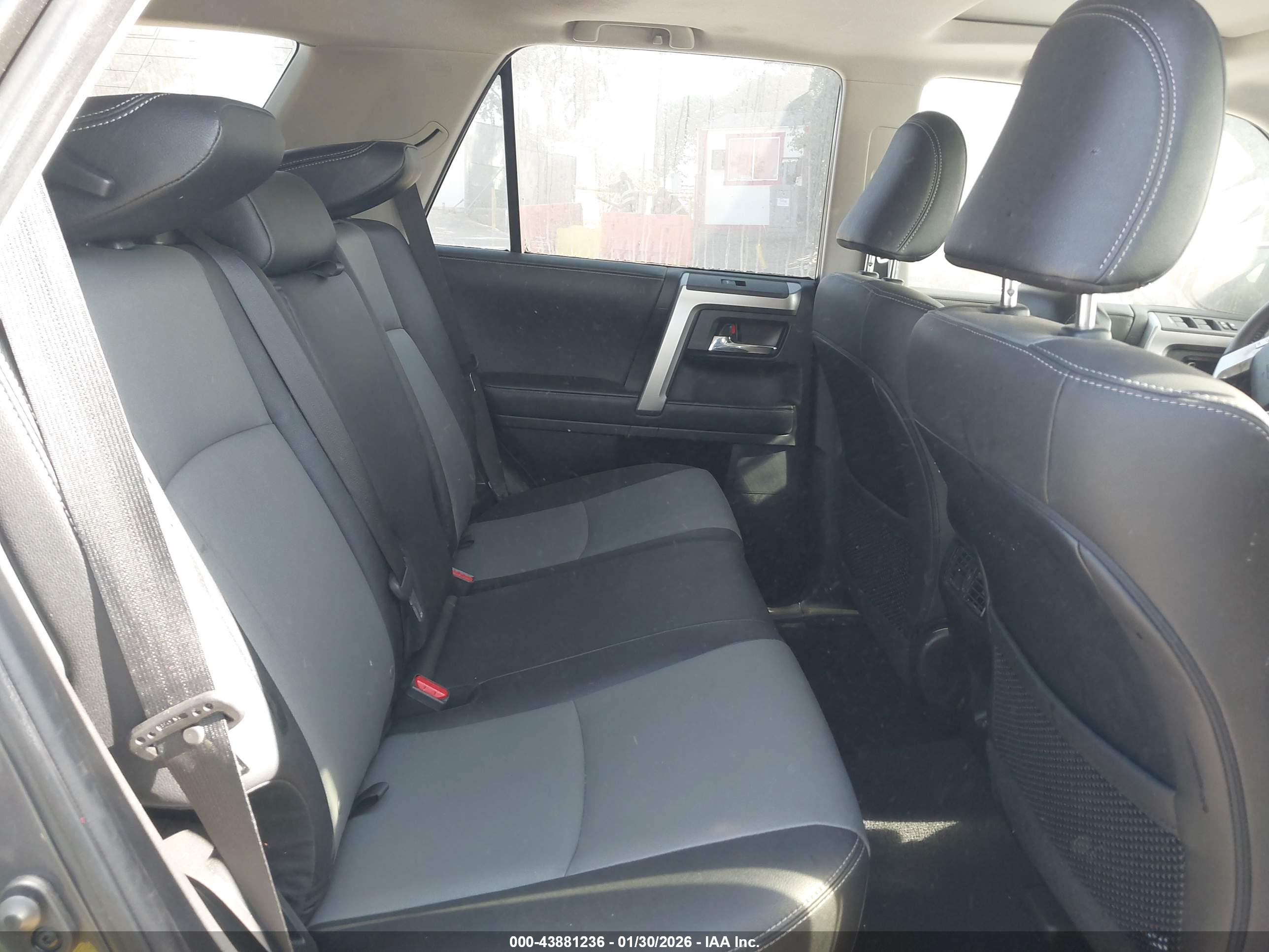 TOYOTA 4RUNNER image 8
