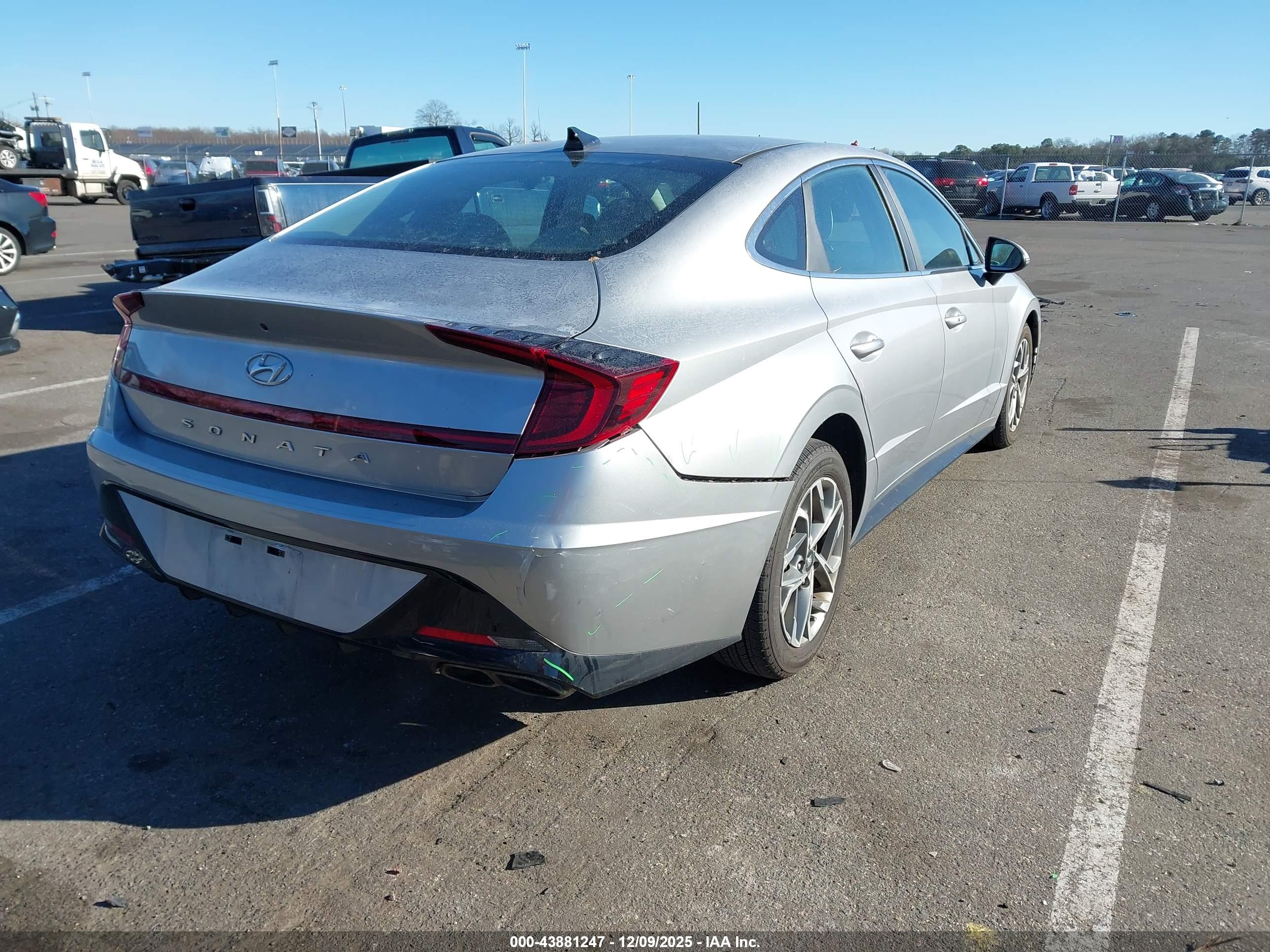 HYUNDAI SONATA image 4