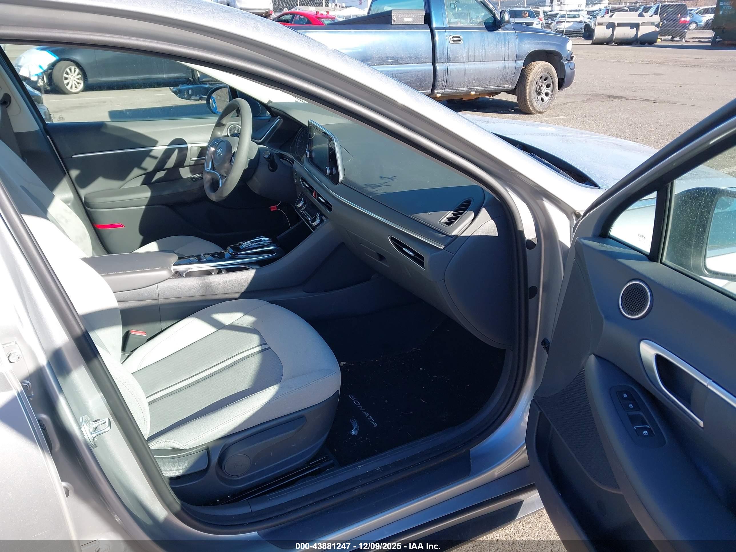 HYUNDAI SONATA image 5