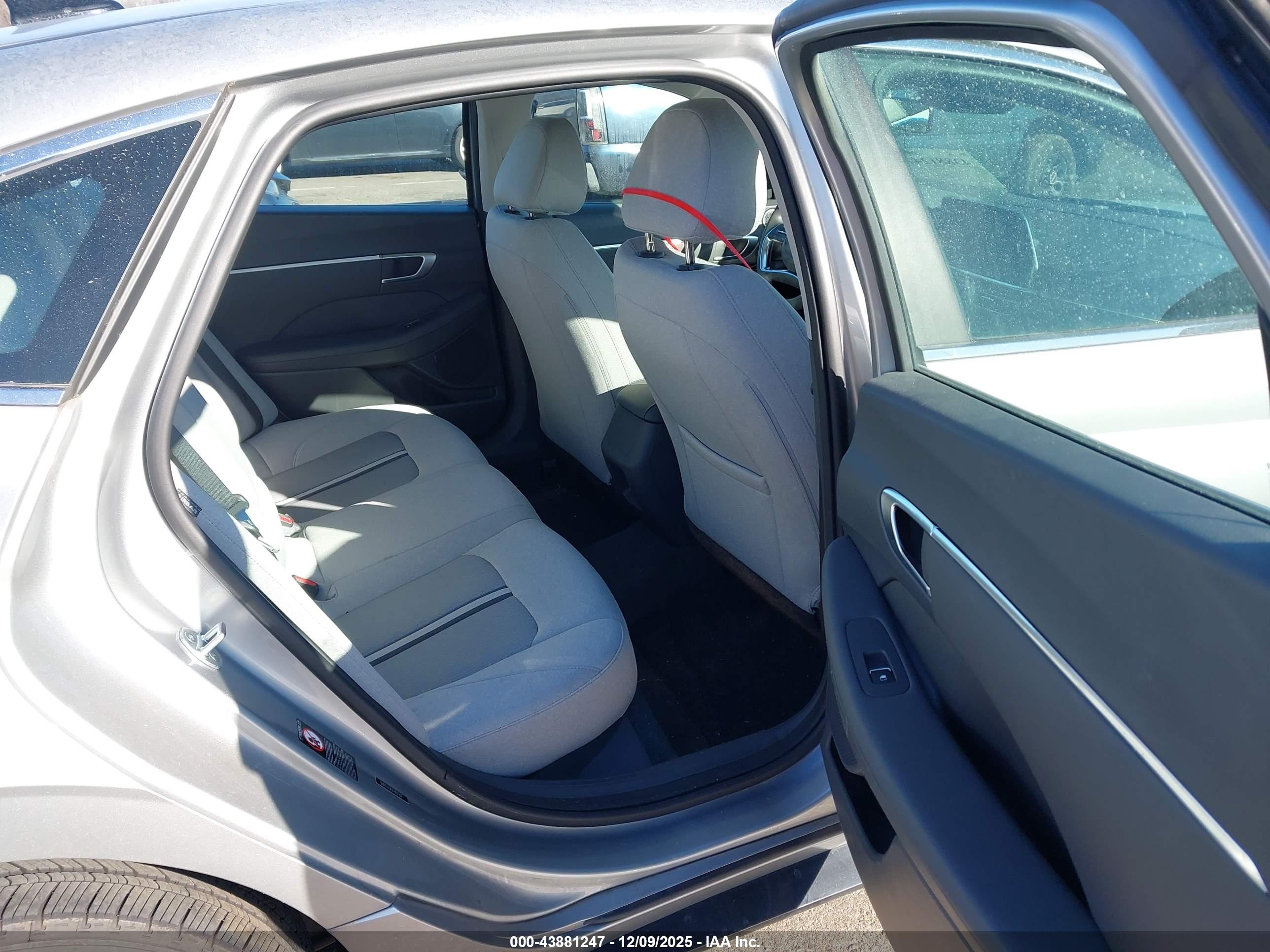 HYUNDAI SONATA image 8