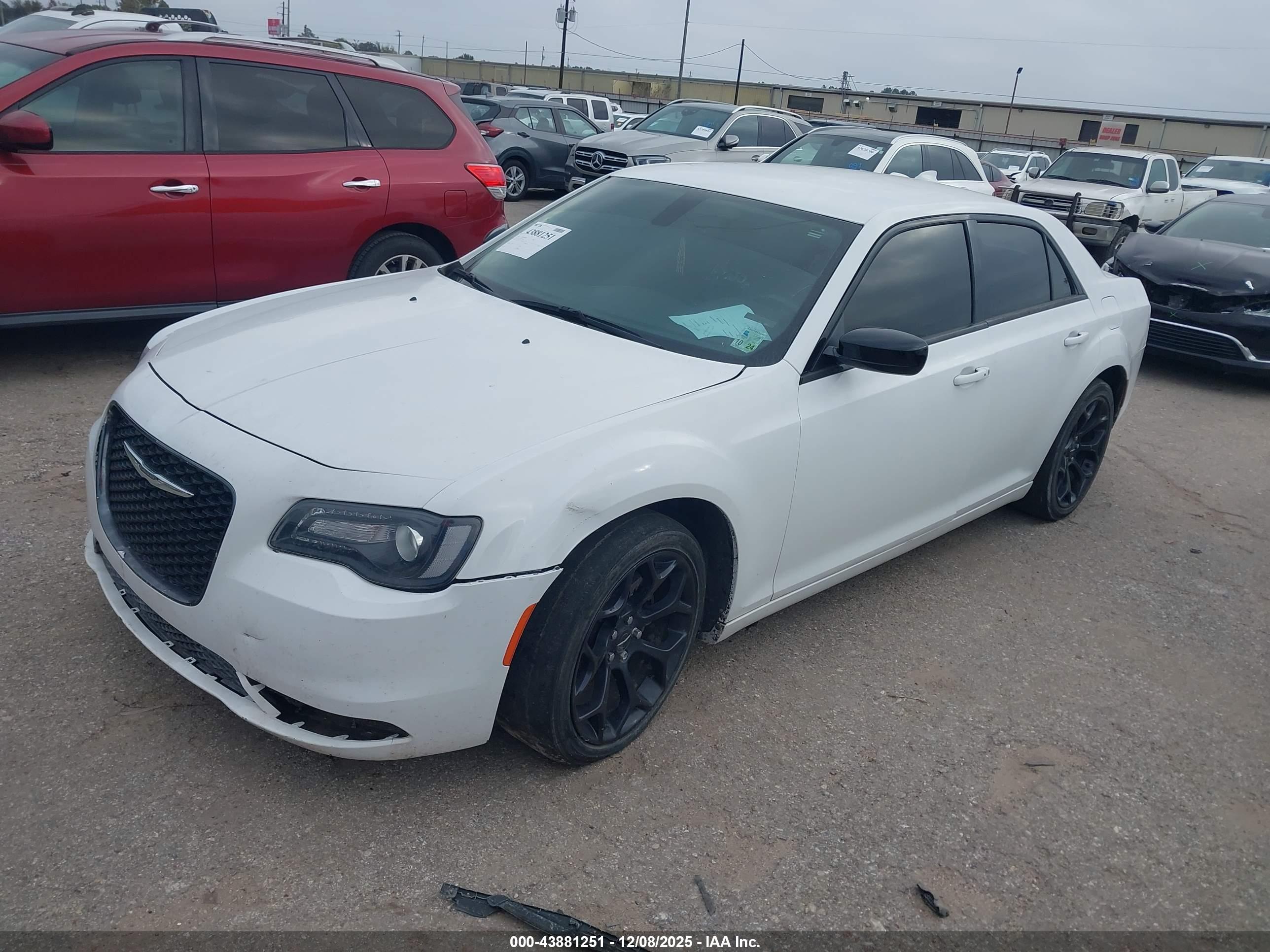 CHRYSLER 300 image 2