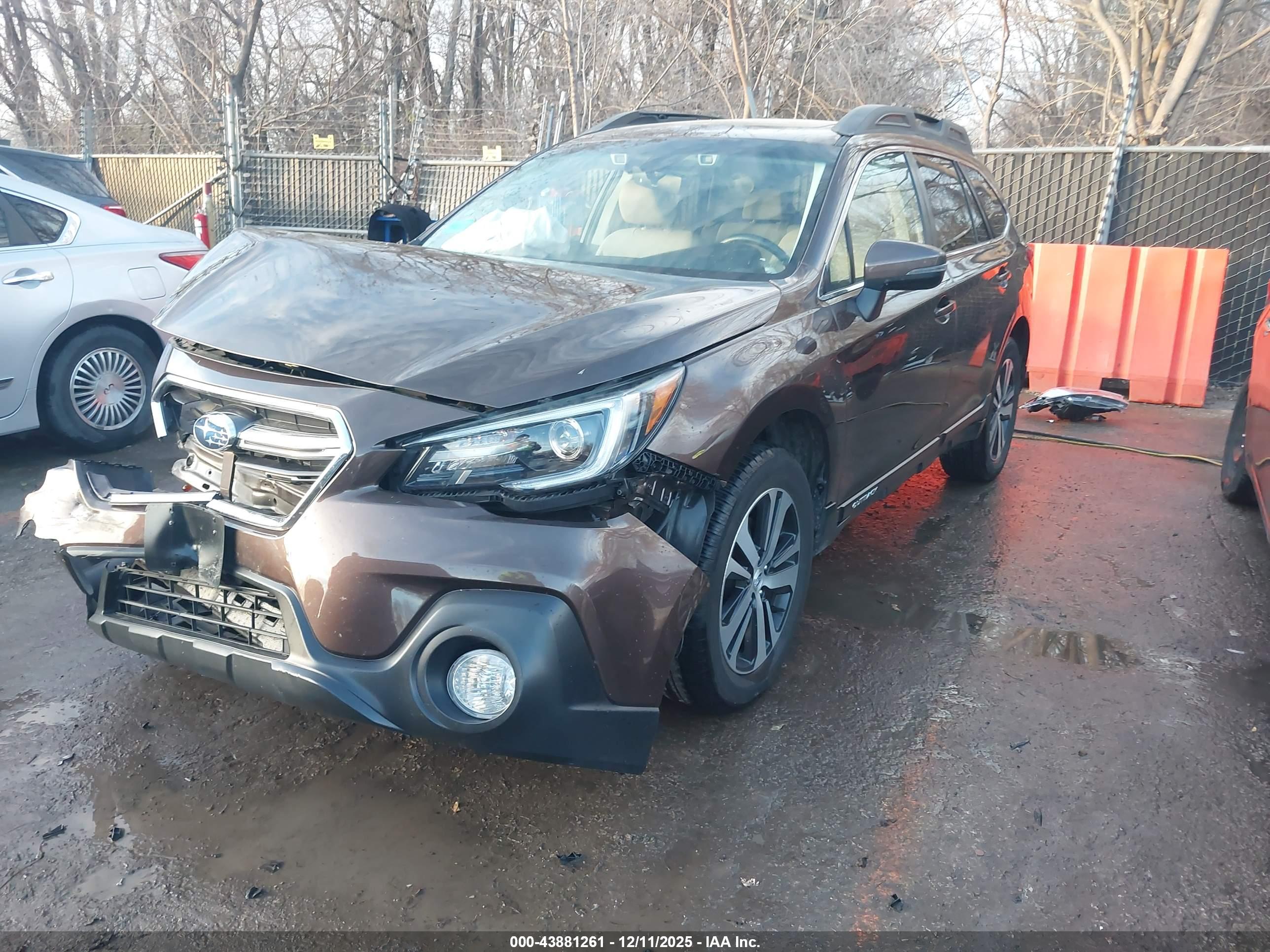 SUBARU OUTBACK image 2