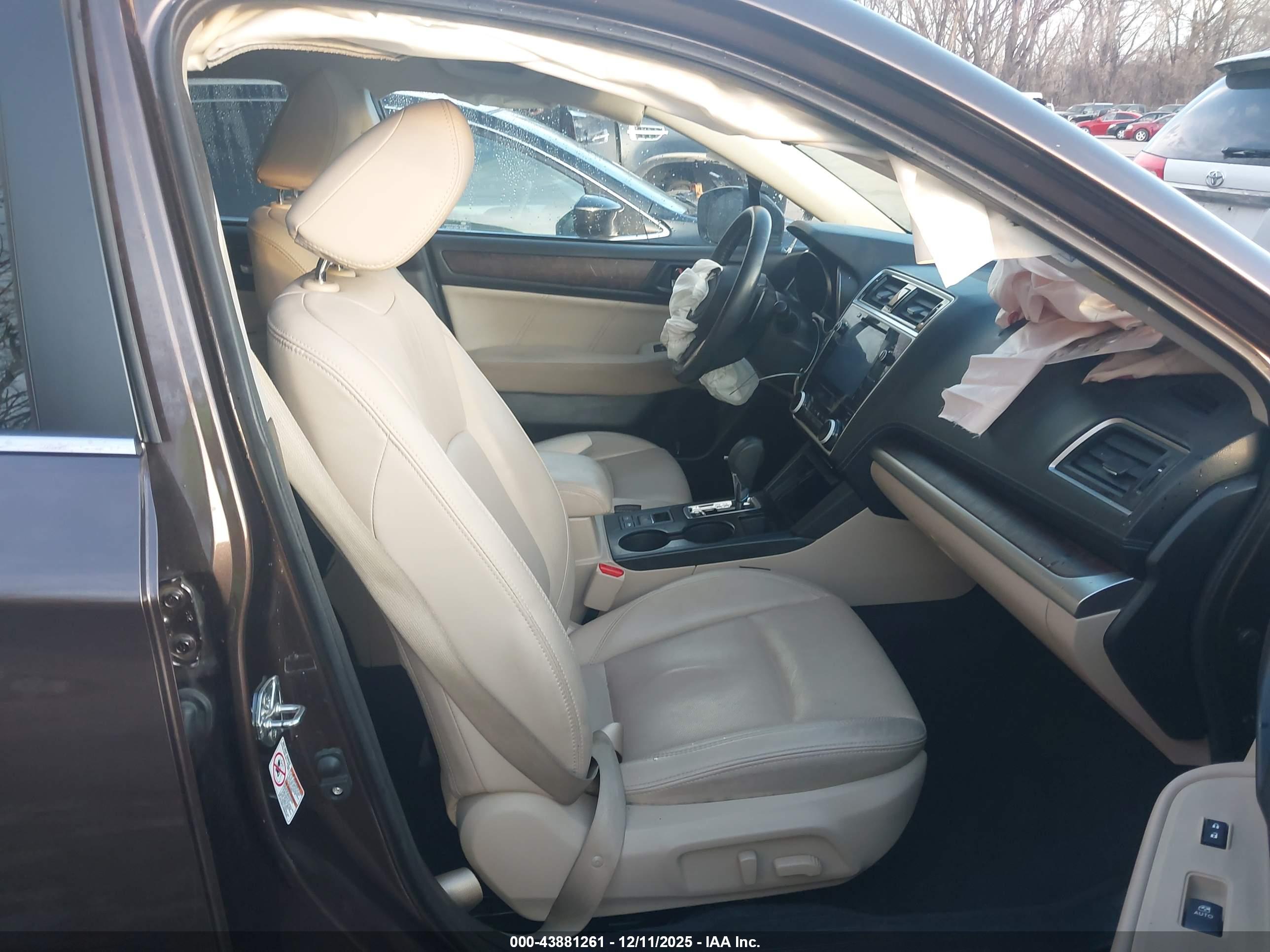 SUBARU OUTBACK image 5