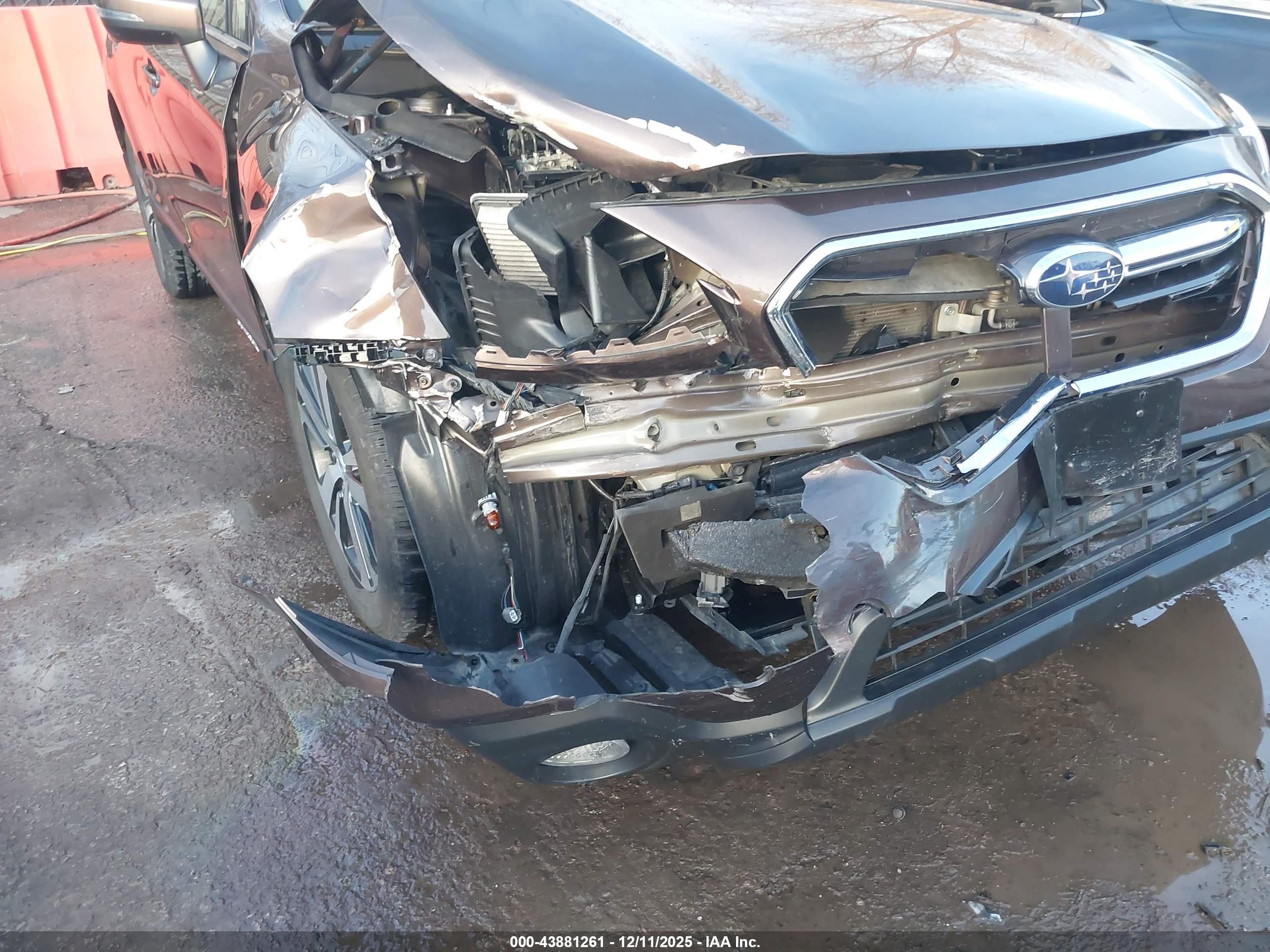 SUBARU OUTBACK image 6