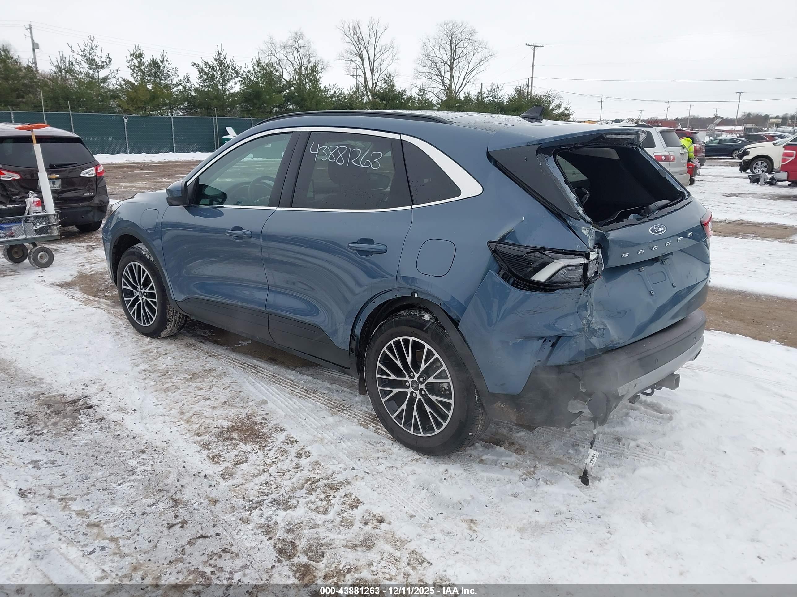 FORD ESCAPE image 3