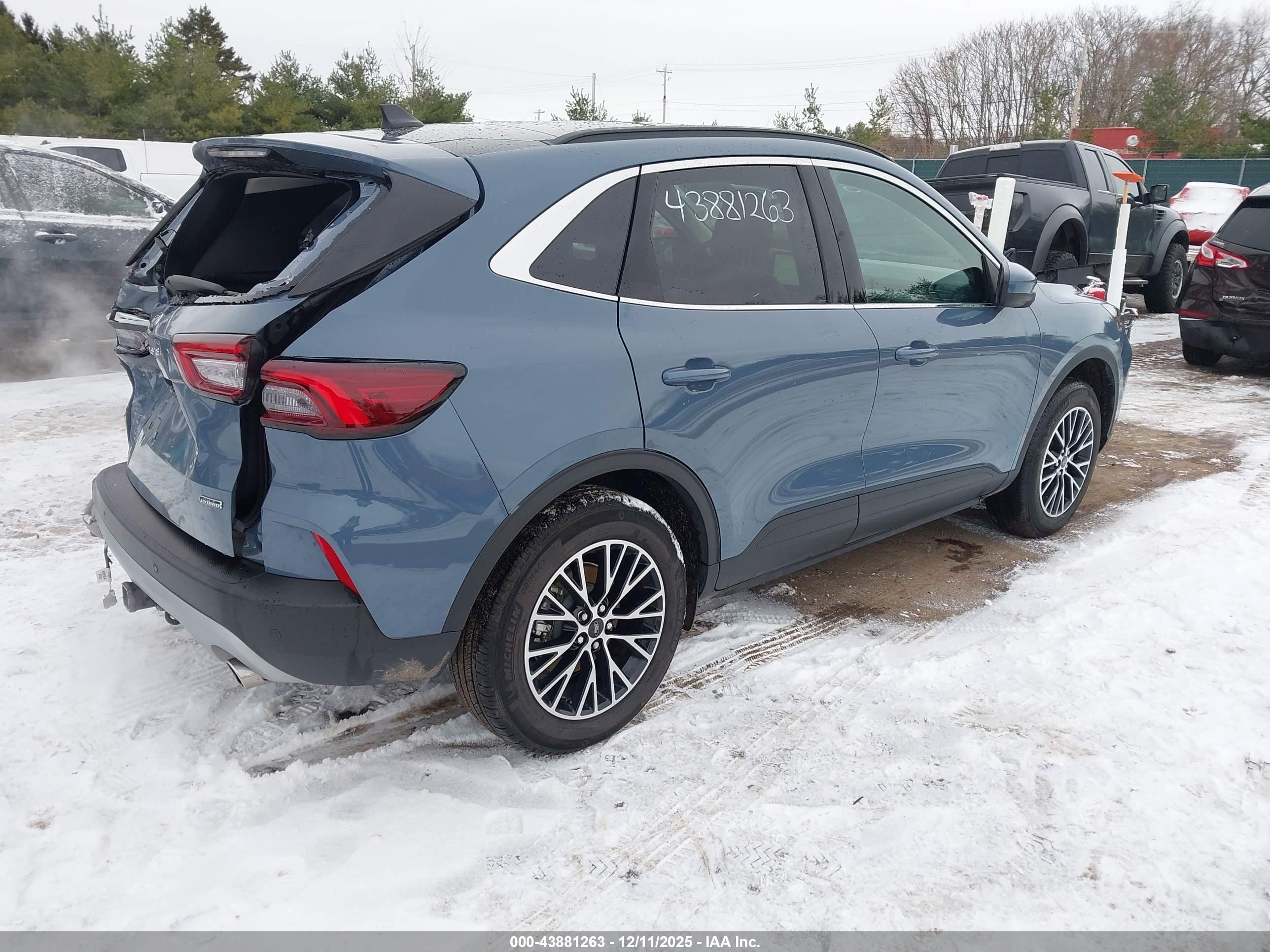 FORD ESCAPE image 4