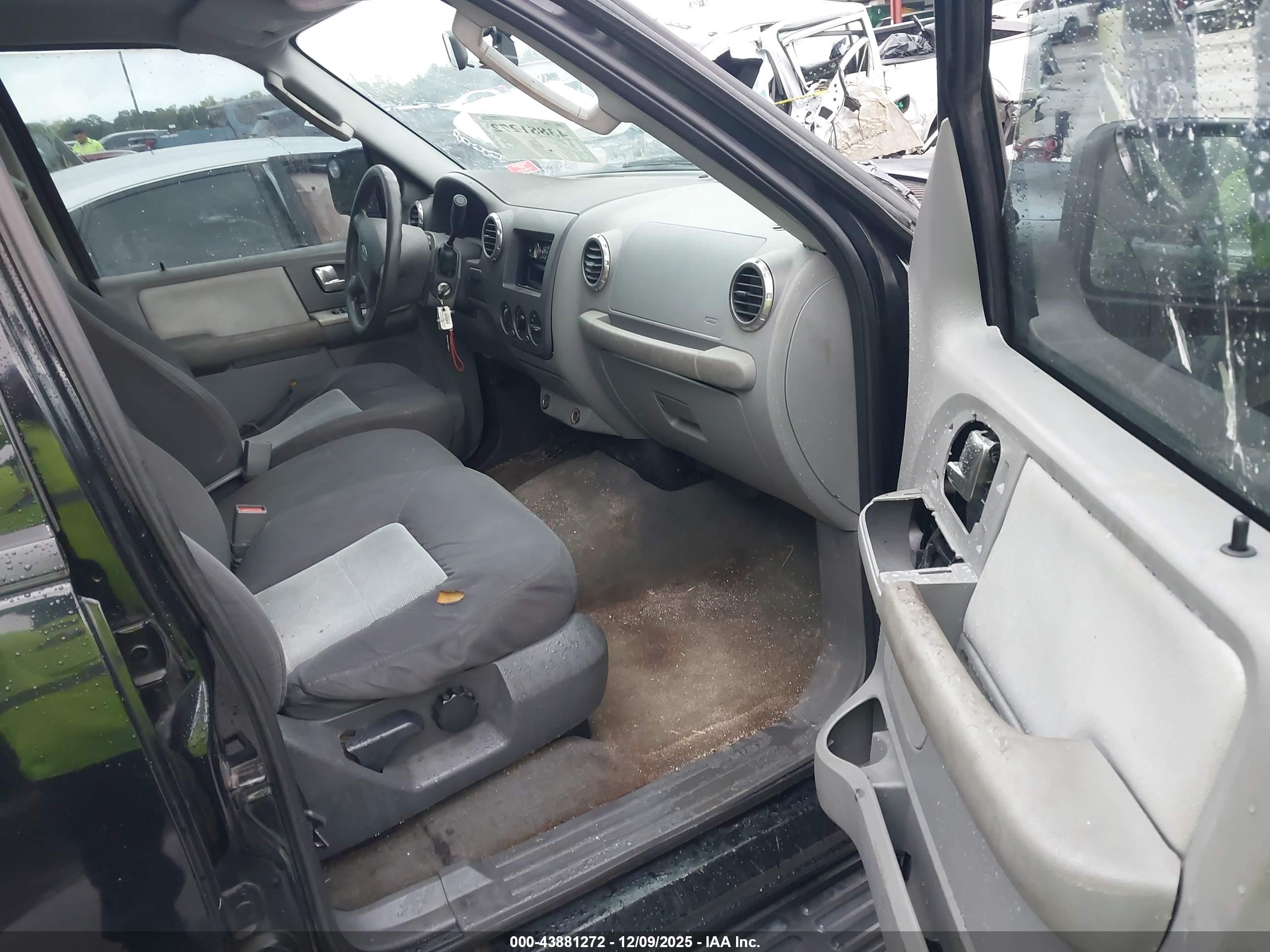 FORD EXPEDITION image 5