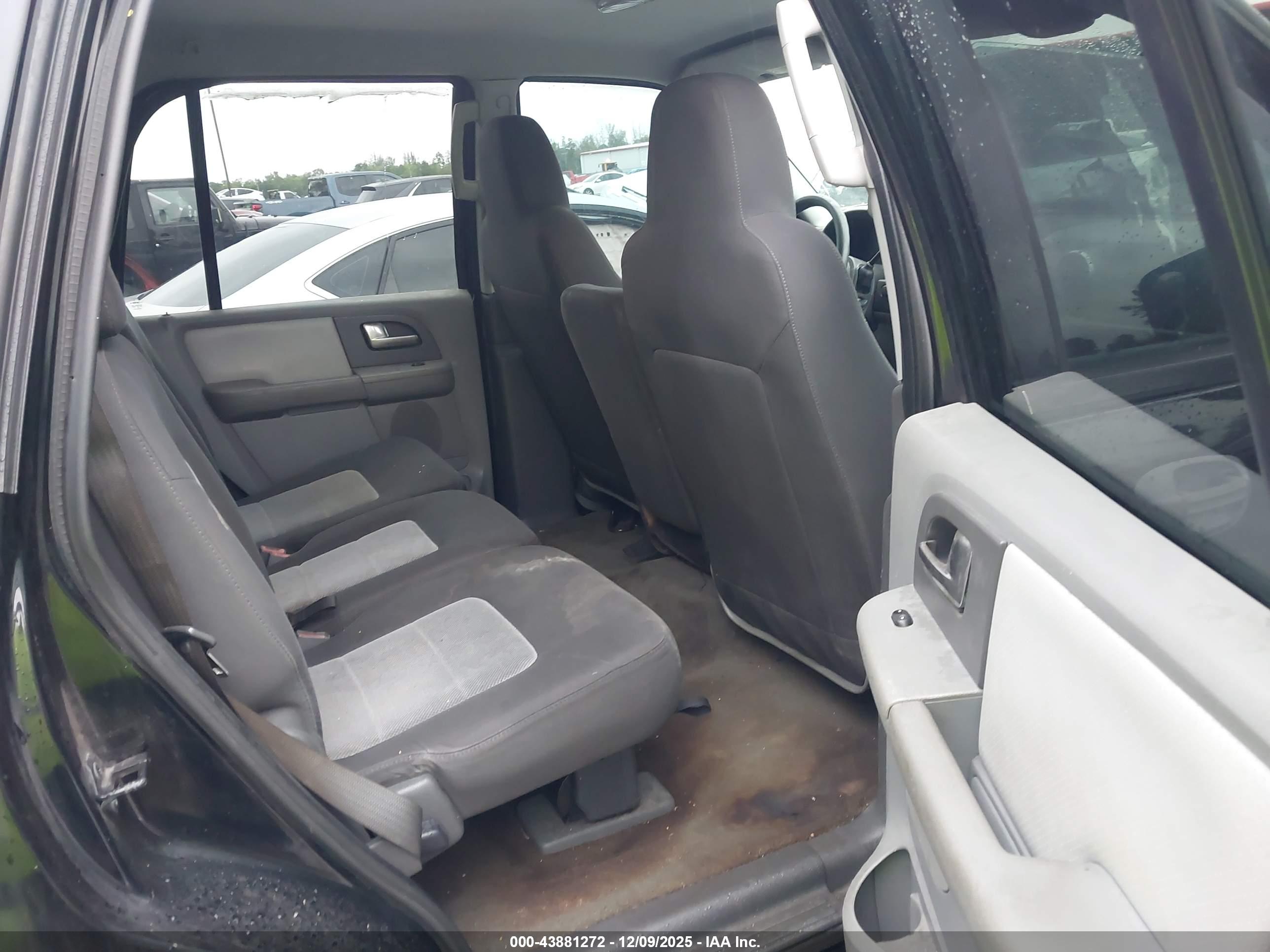 FORD EXPEDITION image 8