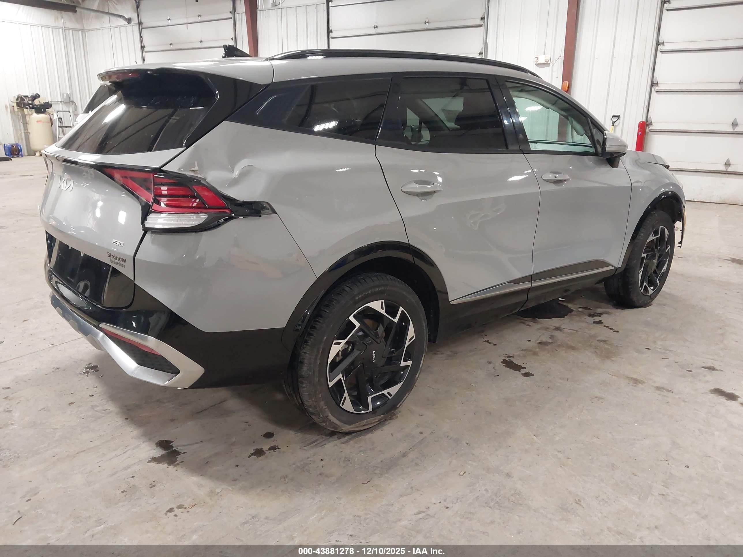 KIA SPORTAGE image 4