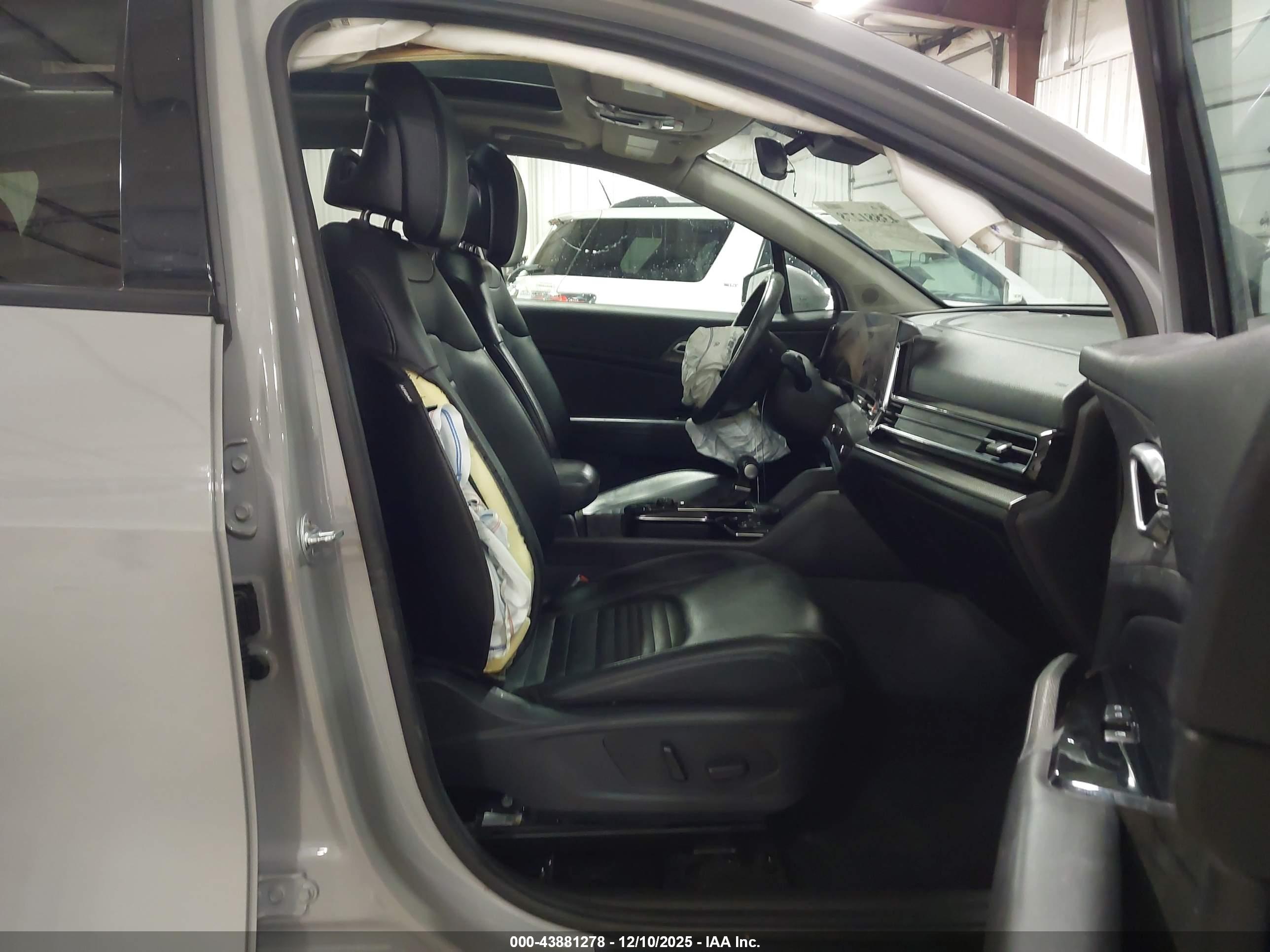KIA SPORTAGE image 5