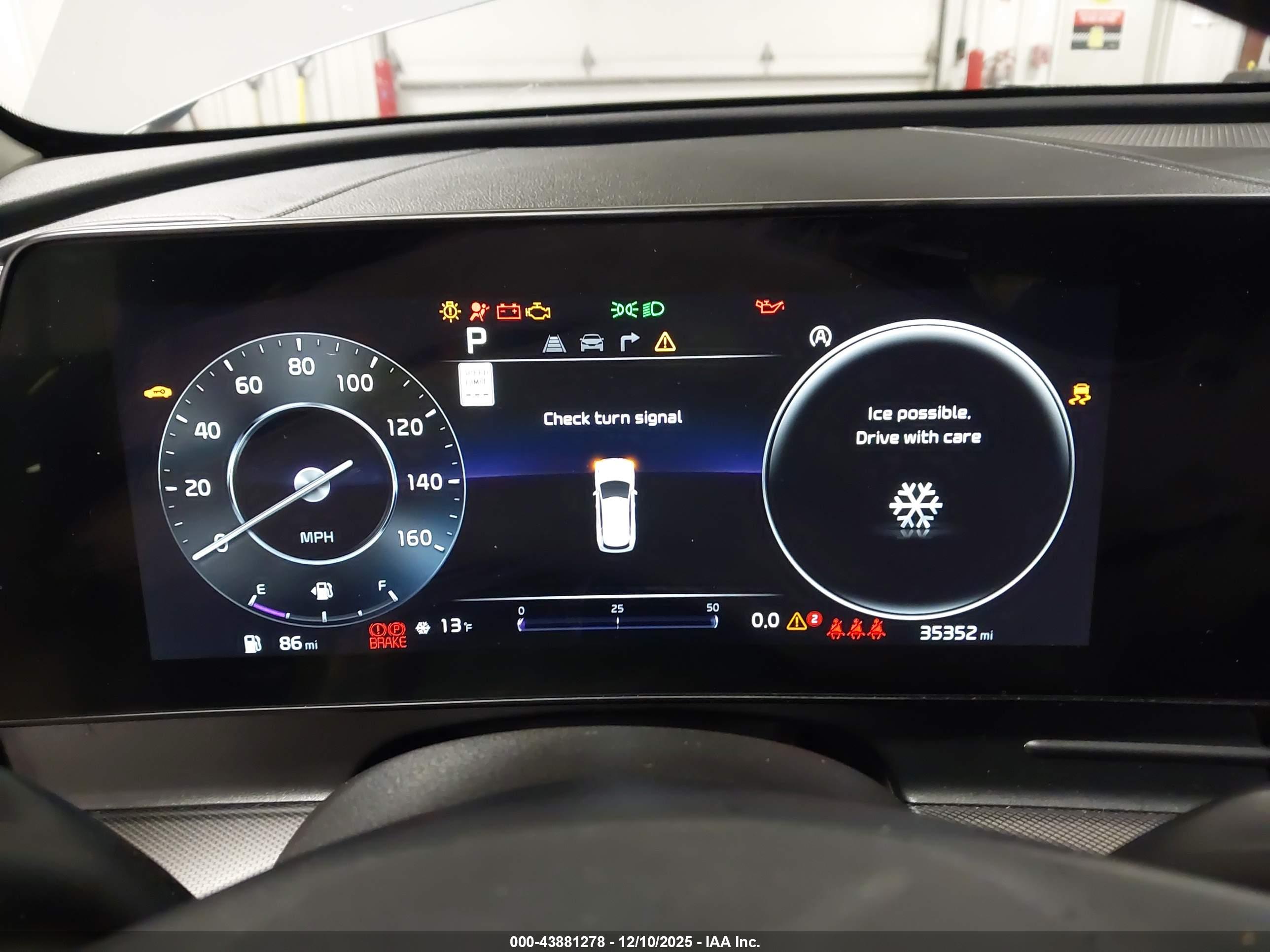 KIA SPORTAGE image 7