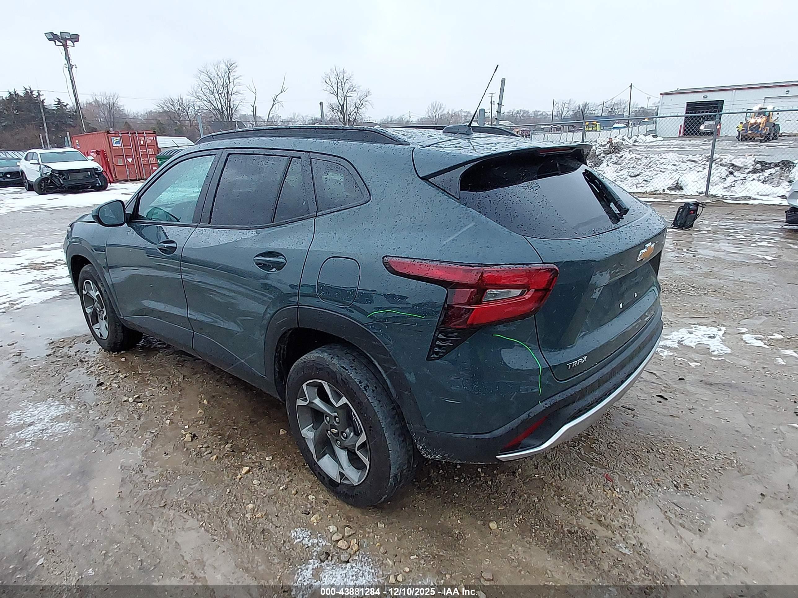 CHEVROLET TRAX image 3