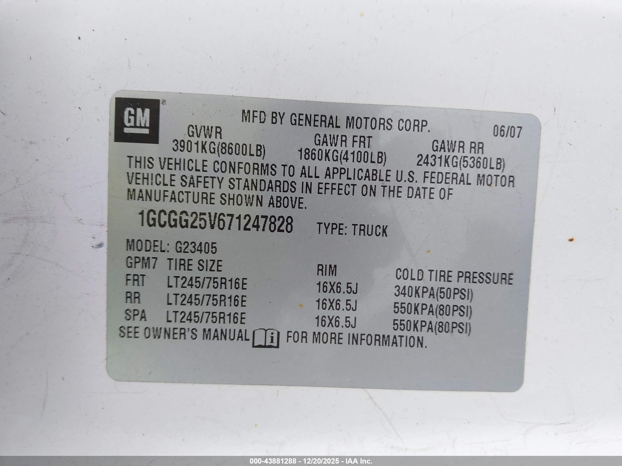 CHEVROLET EXPRESS image 9