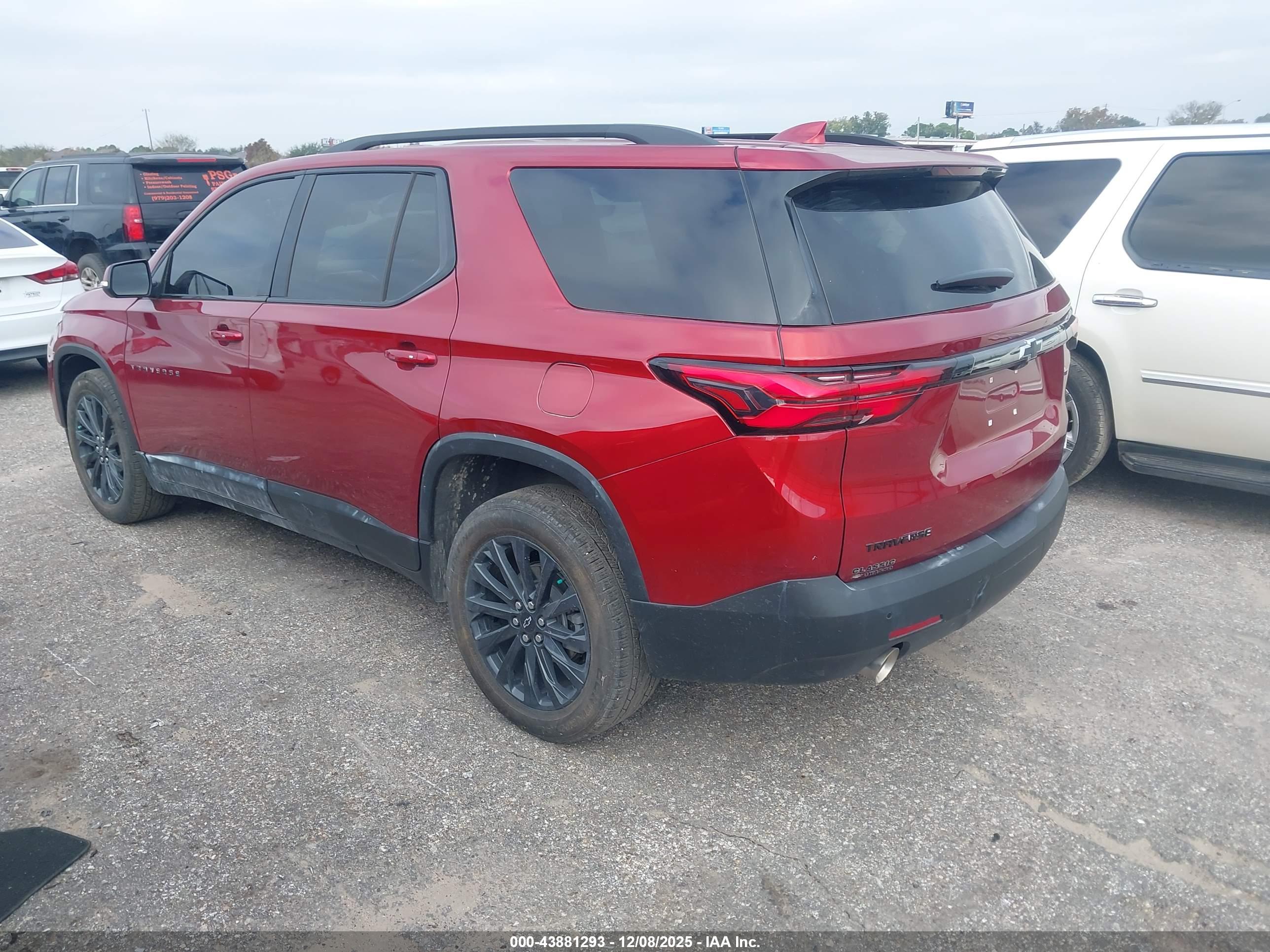 CHEVROLET TRAVERSE image 3