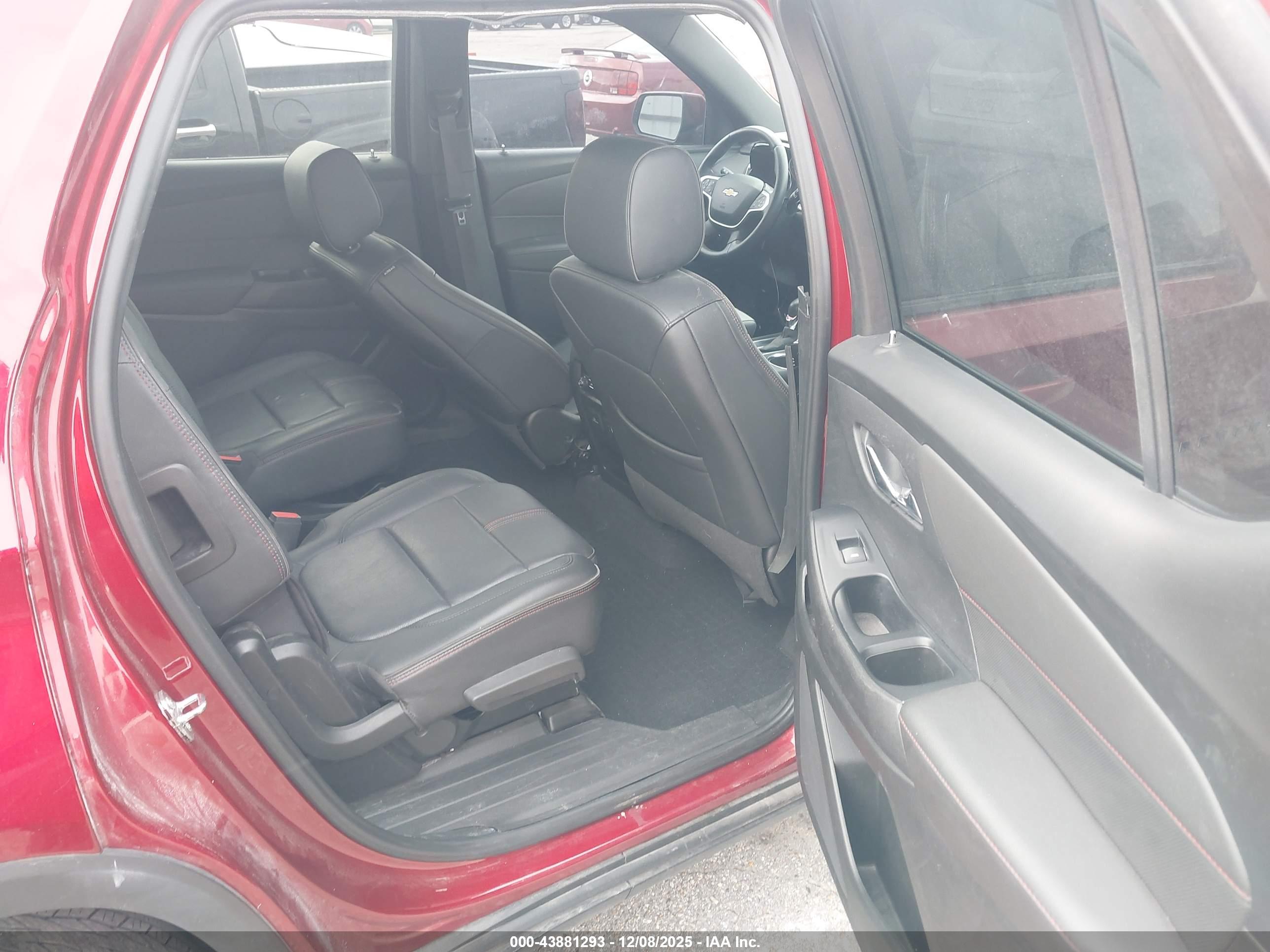CHEVROLET TRAVERSE image 8