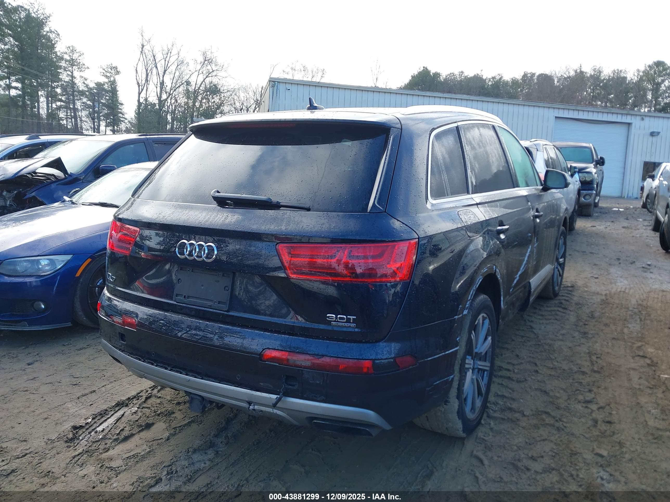 AUDI Q7 image 4