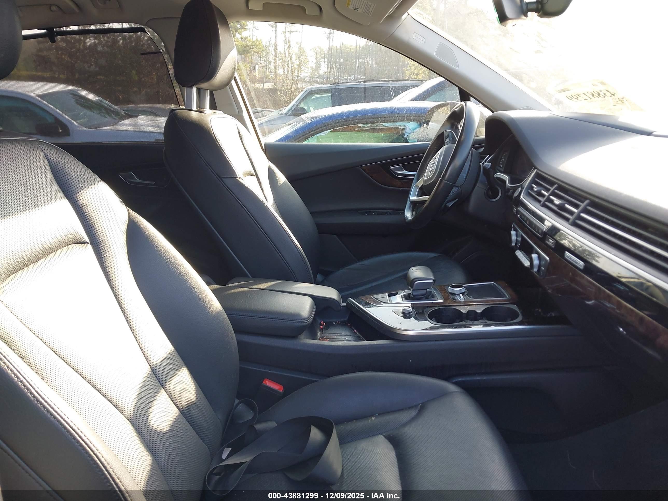 AUDI Q7 image 5