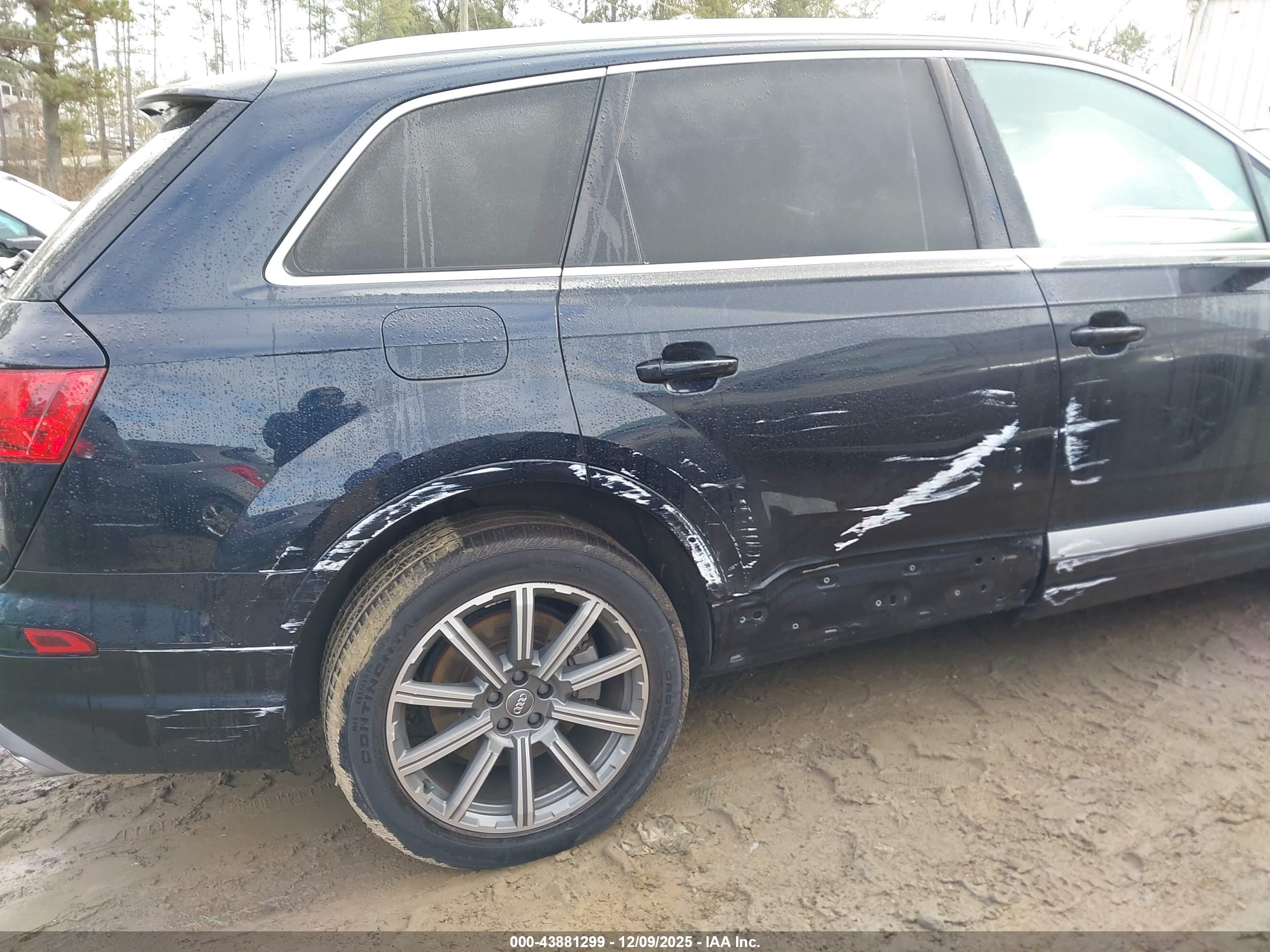 AUDI Q7 image 6