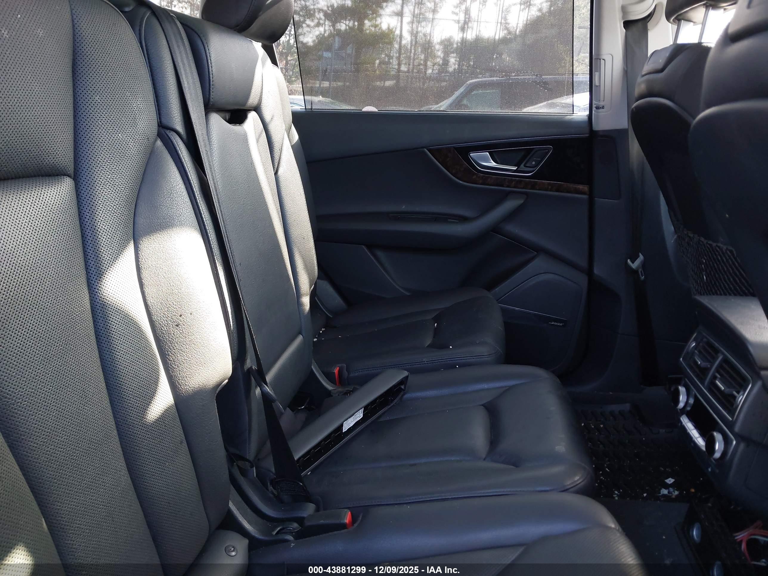 AUDI Q7 image 8