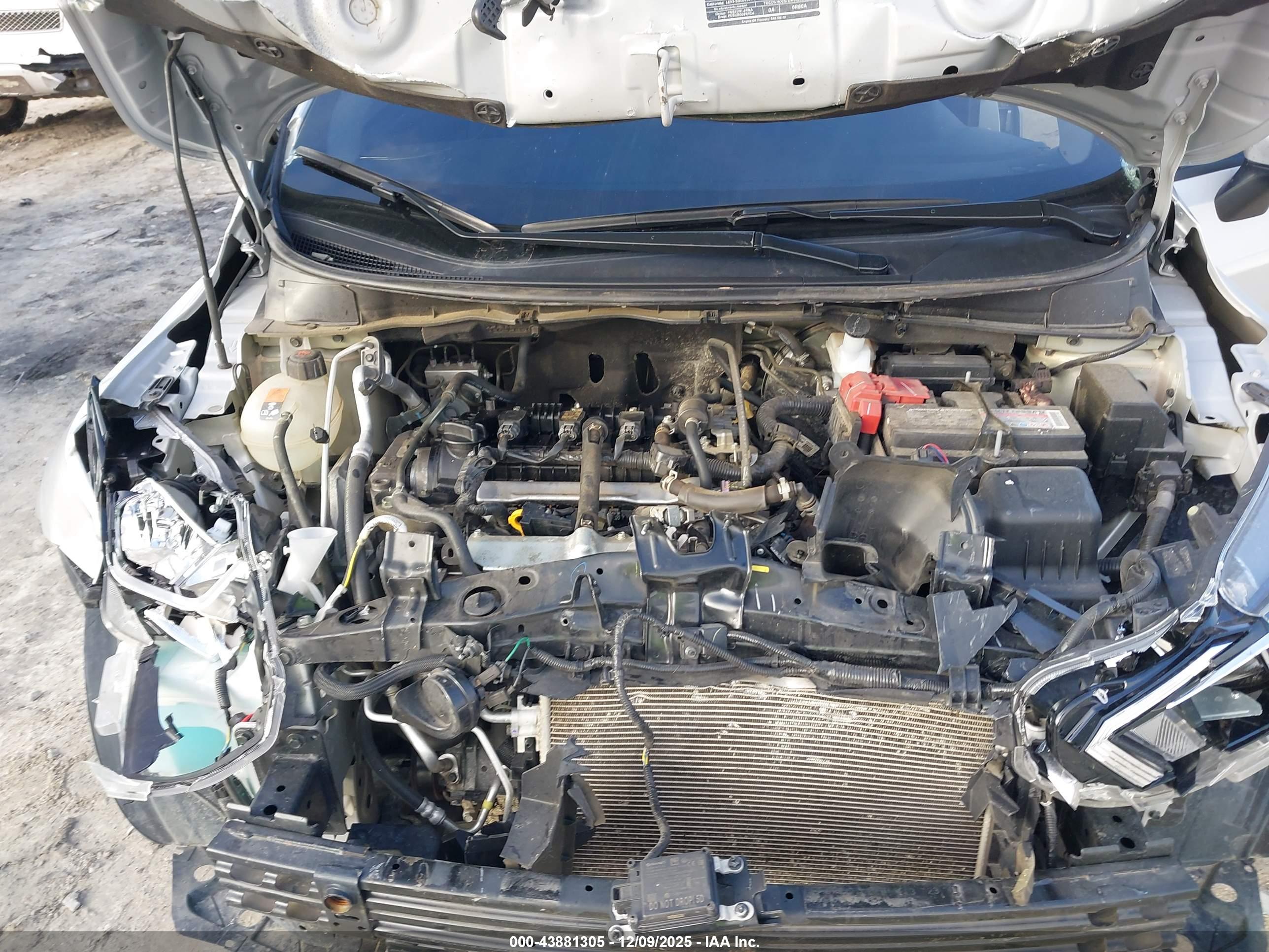 NISSAN VERSA image 10