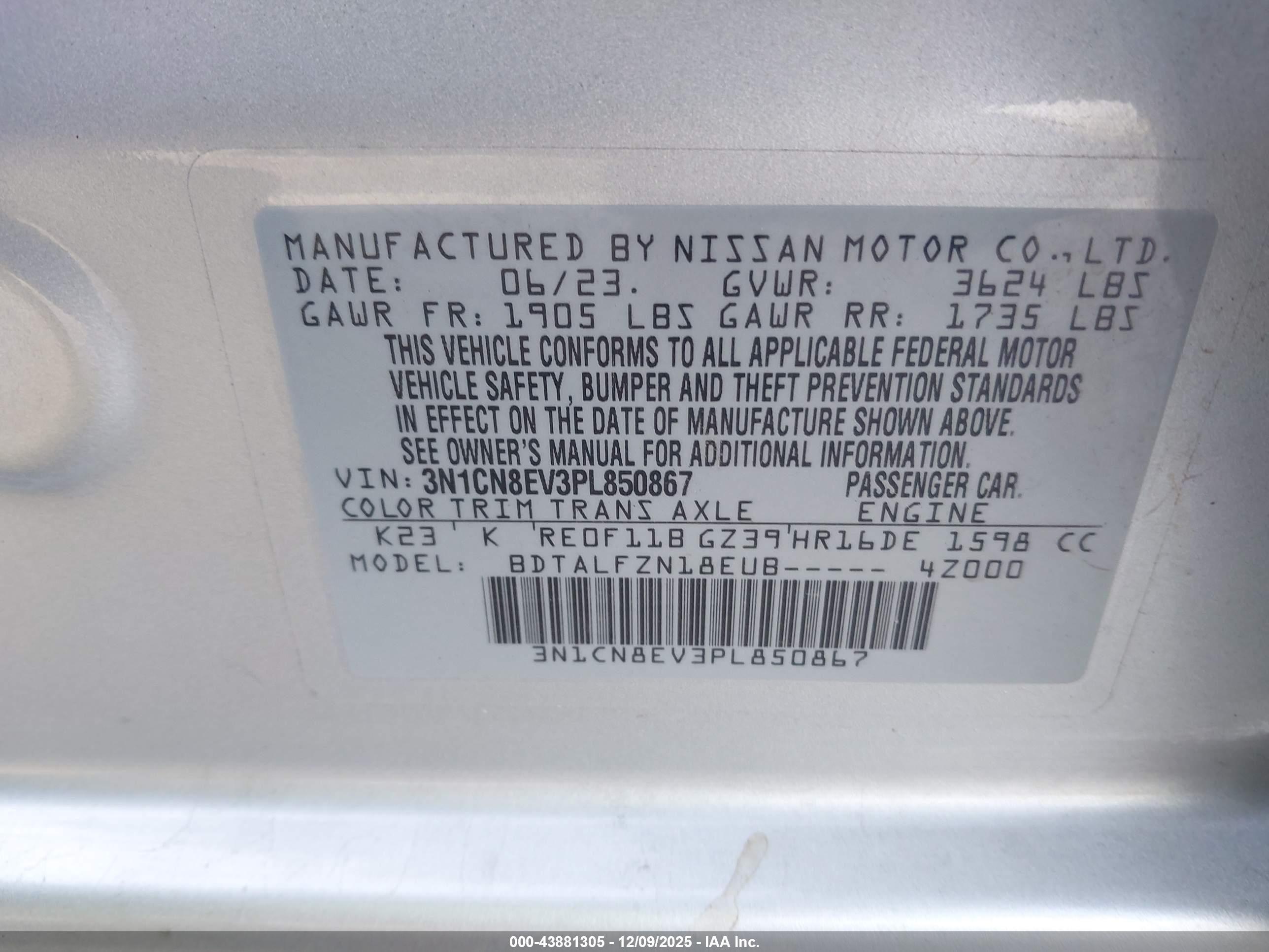 NISSAN VERSA image 9