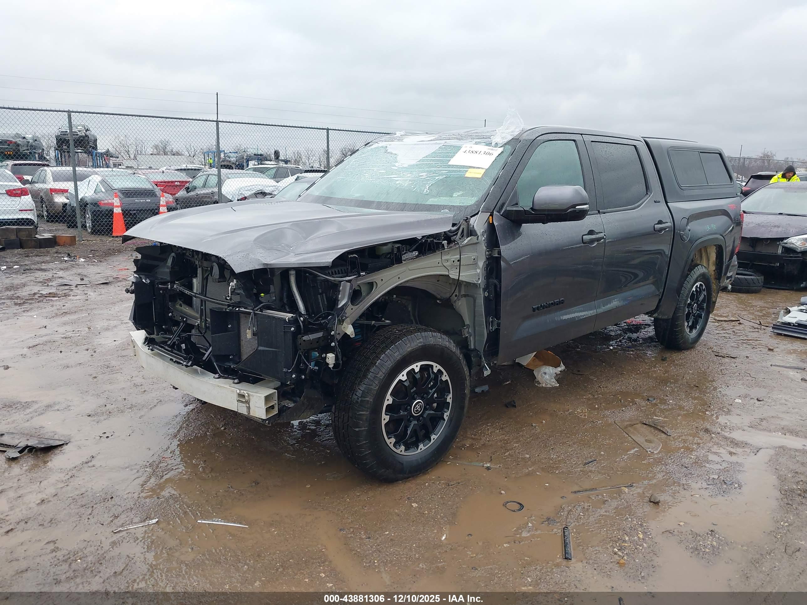 TOYOTA TUNDRA image 2